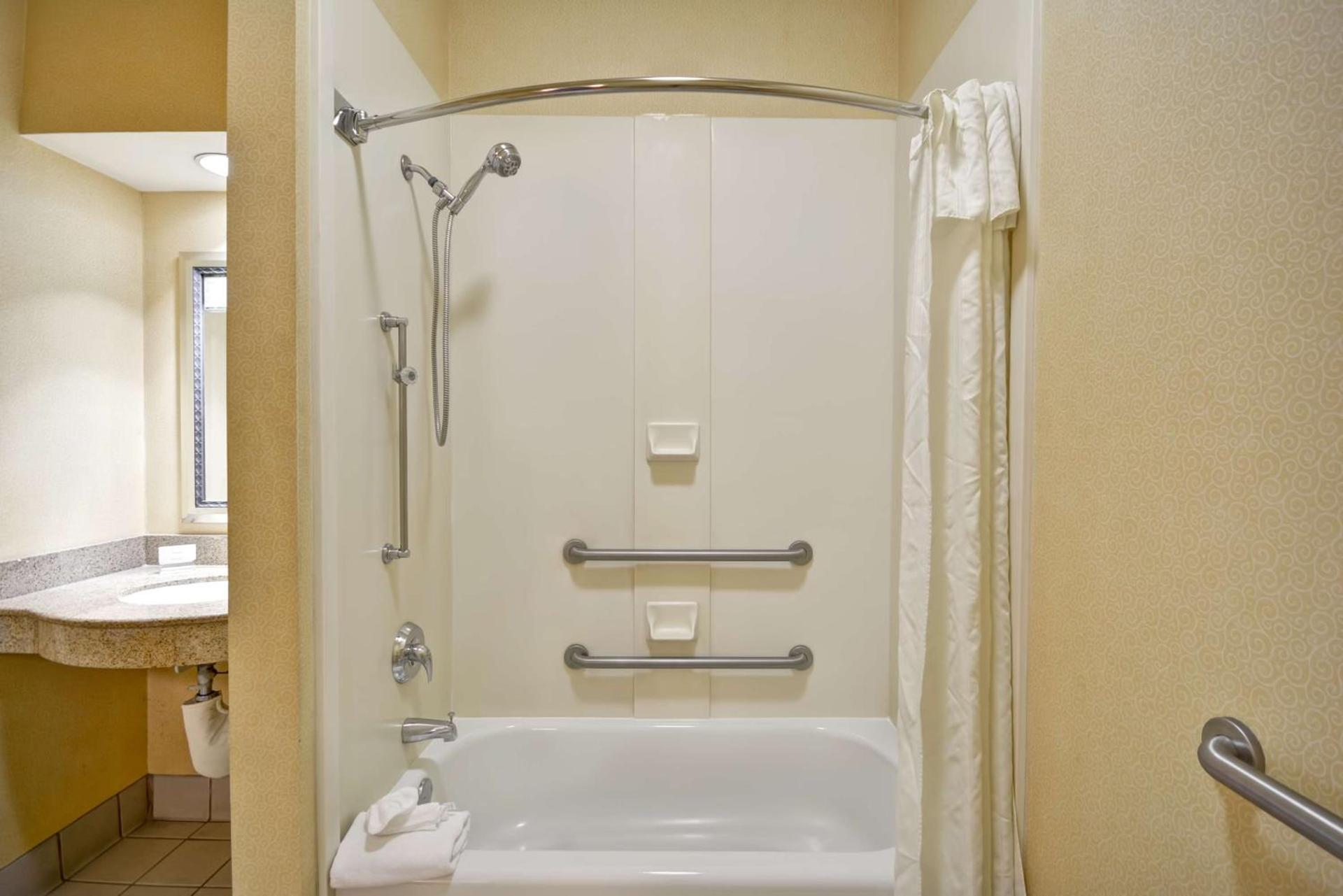 Homewood Suites by Hilton Newark-Wilmington South Area photo 13