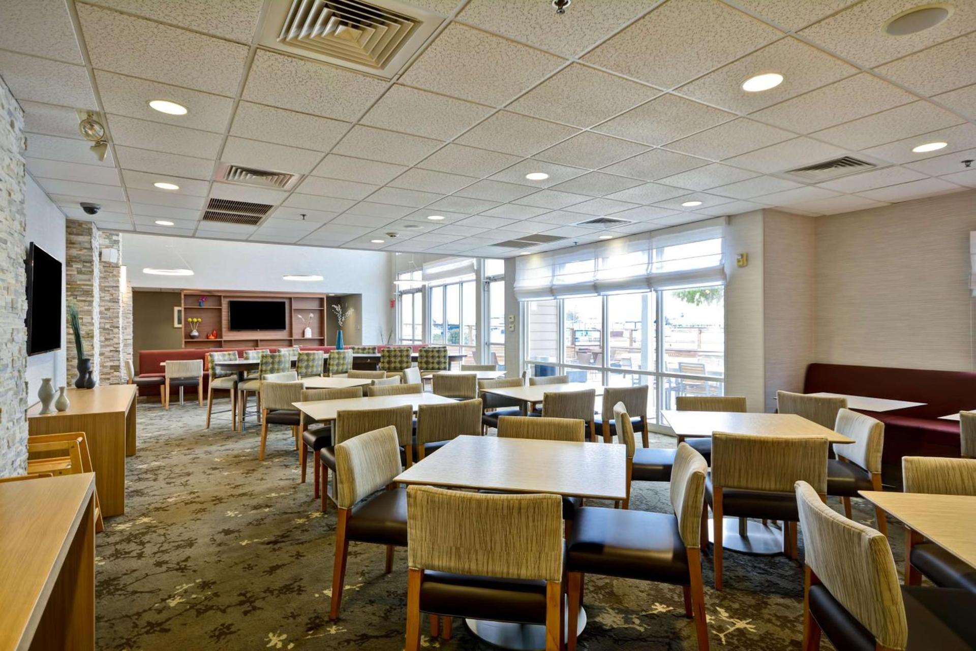 Homewood Suites by Hilton - Oakland Waterfront photo 9