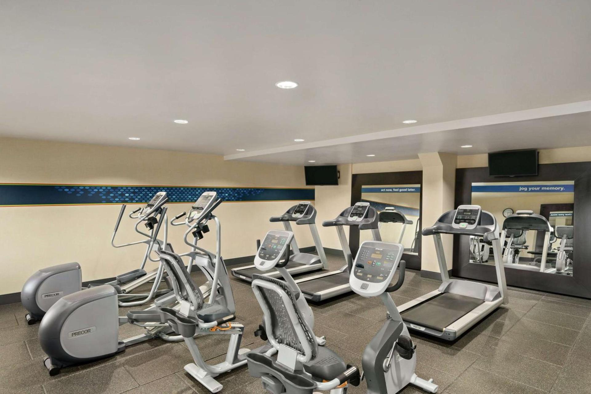 Hampton Inn Portland Airport photo 10