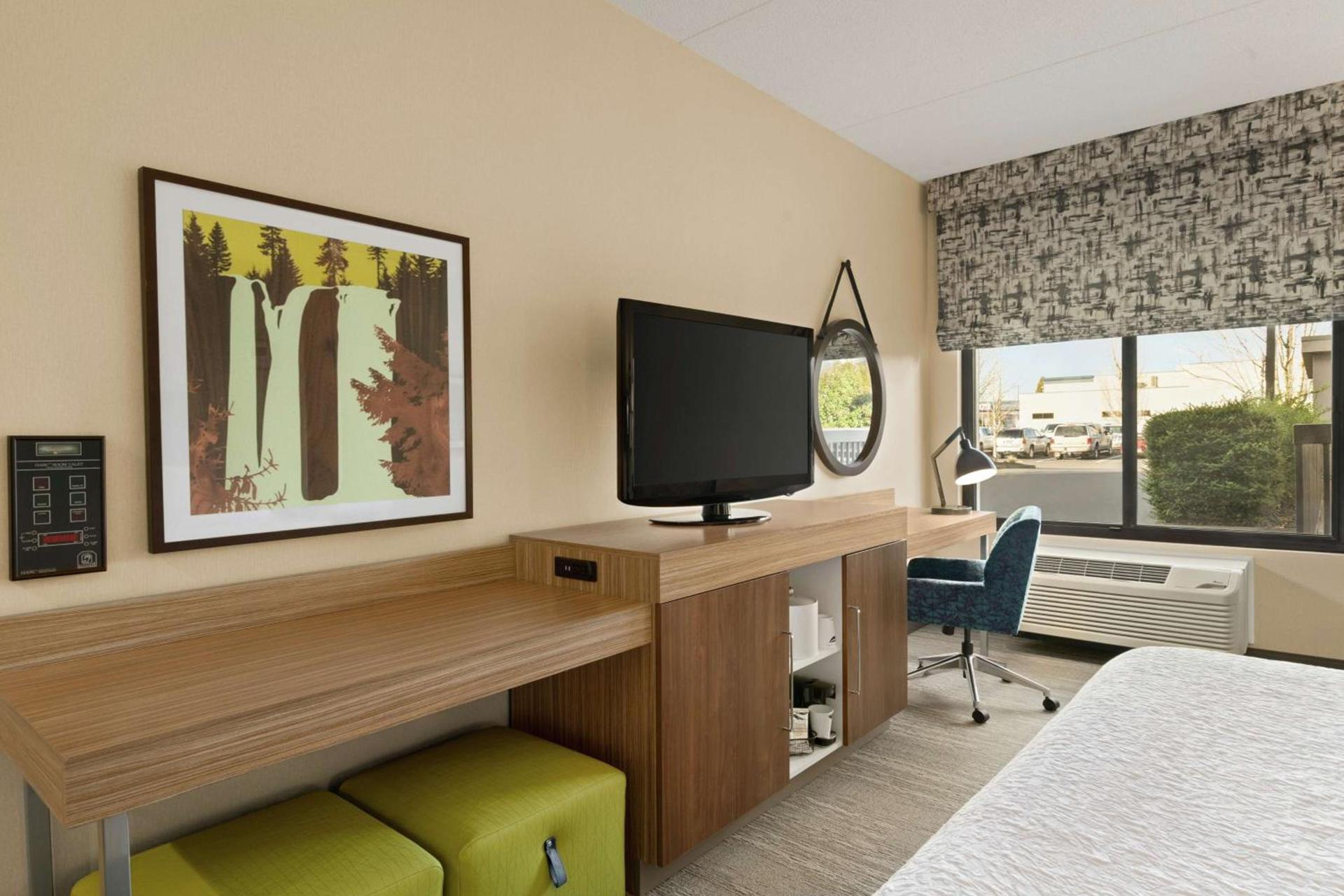 Hampton Inn Portland Airport photo 13