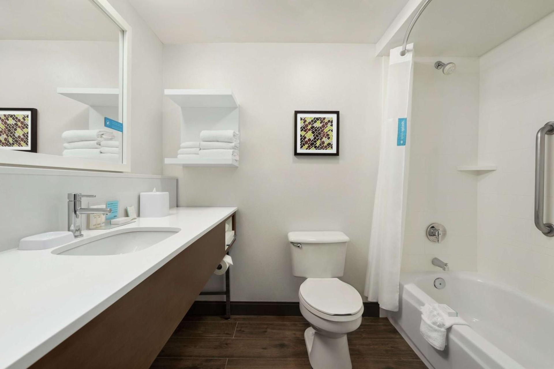 Hampton Inn Portland Airport photo 15