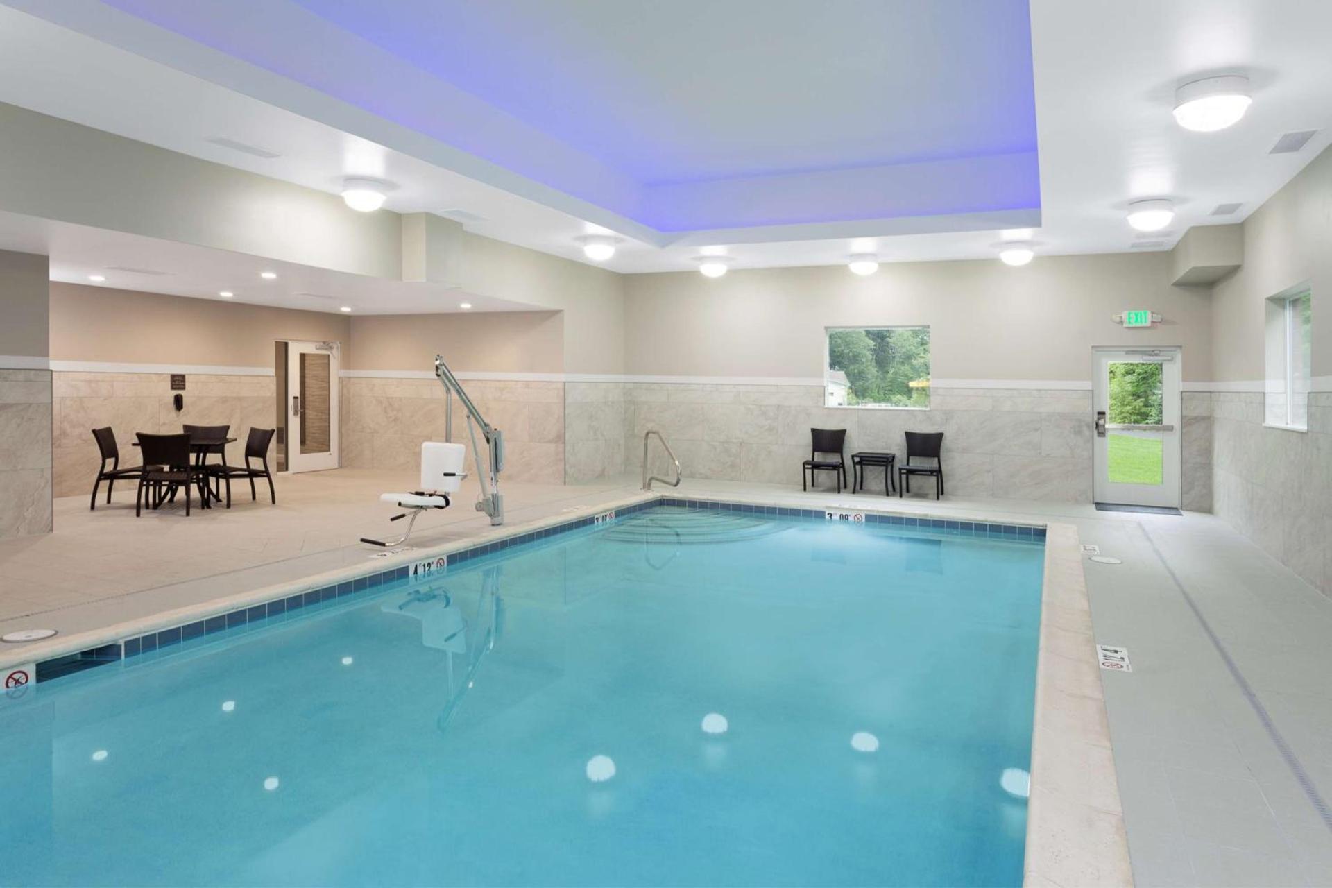 Hampton Inn Kennebunk Kennebunkport Me photo 12