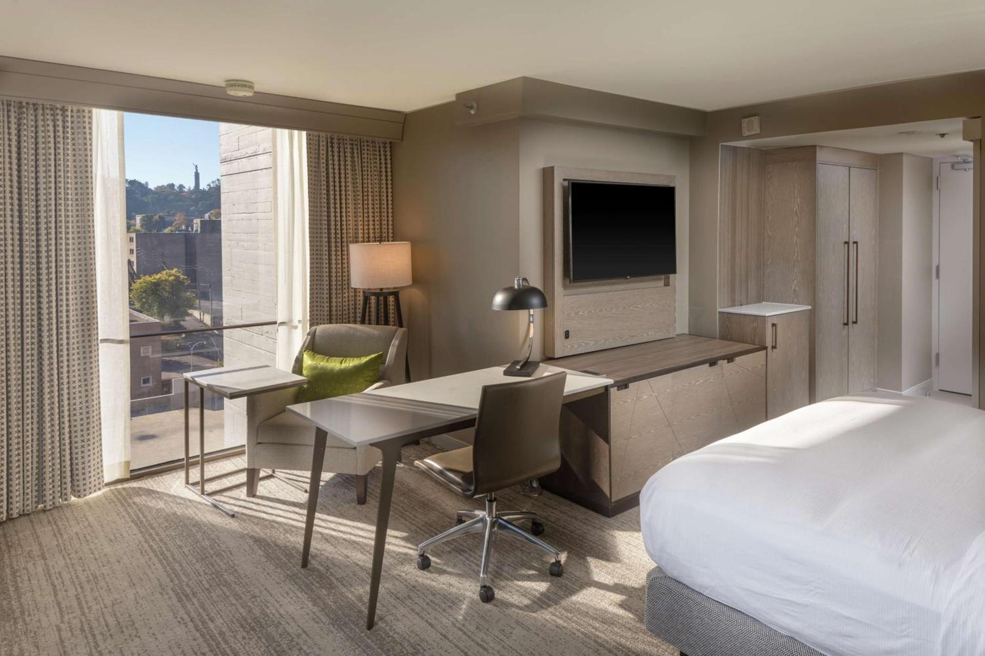 Hilton Birmingham Downtown at UAB photo 42