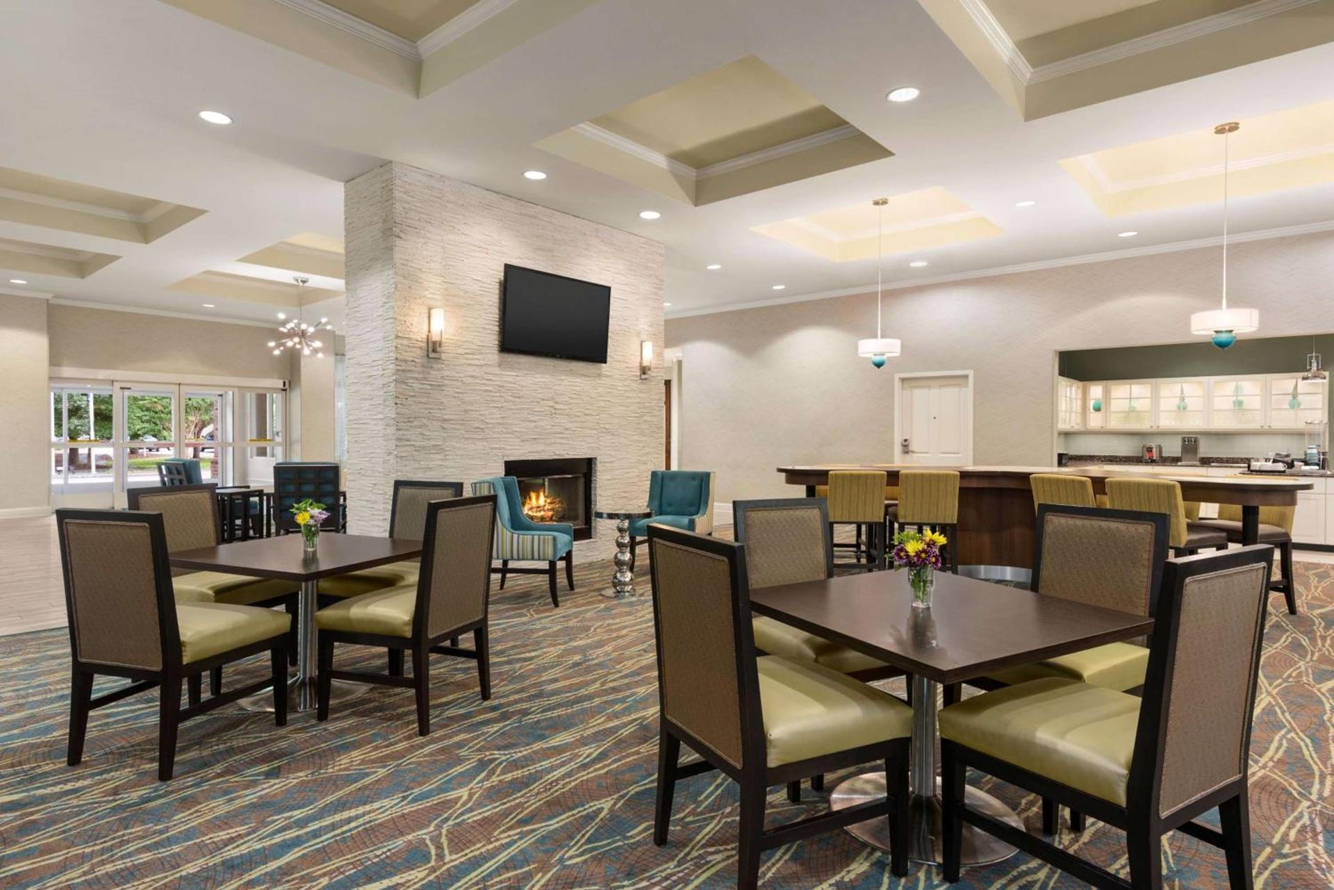 Homewood Suites by Hilton Charleston - Mount Pleasant photo 8