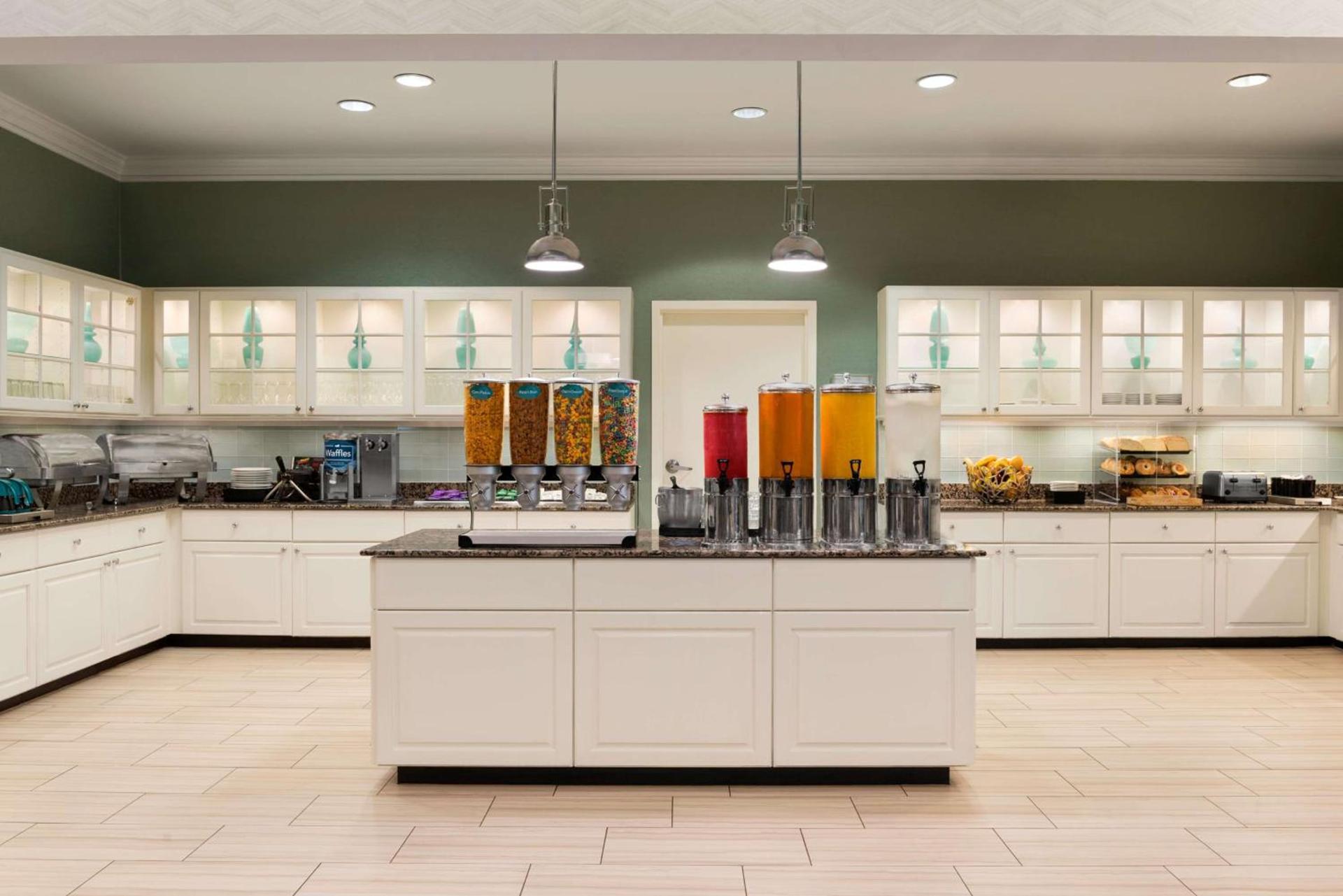 Homewood Suites by Hilton Charleston - Mount Pleasant photo 9