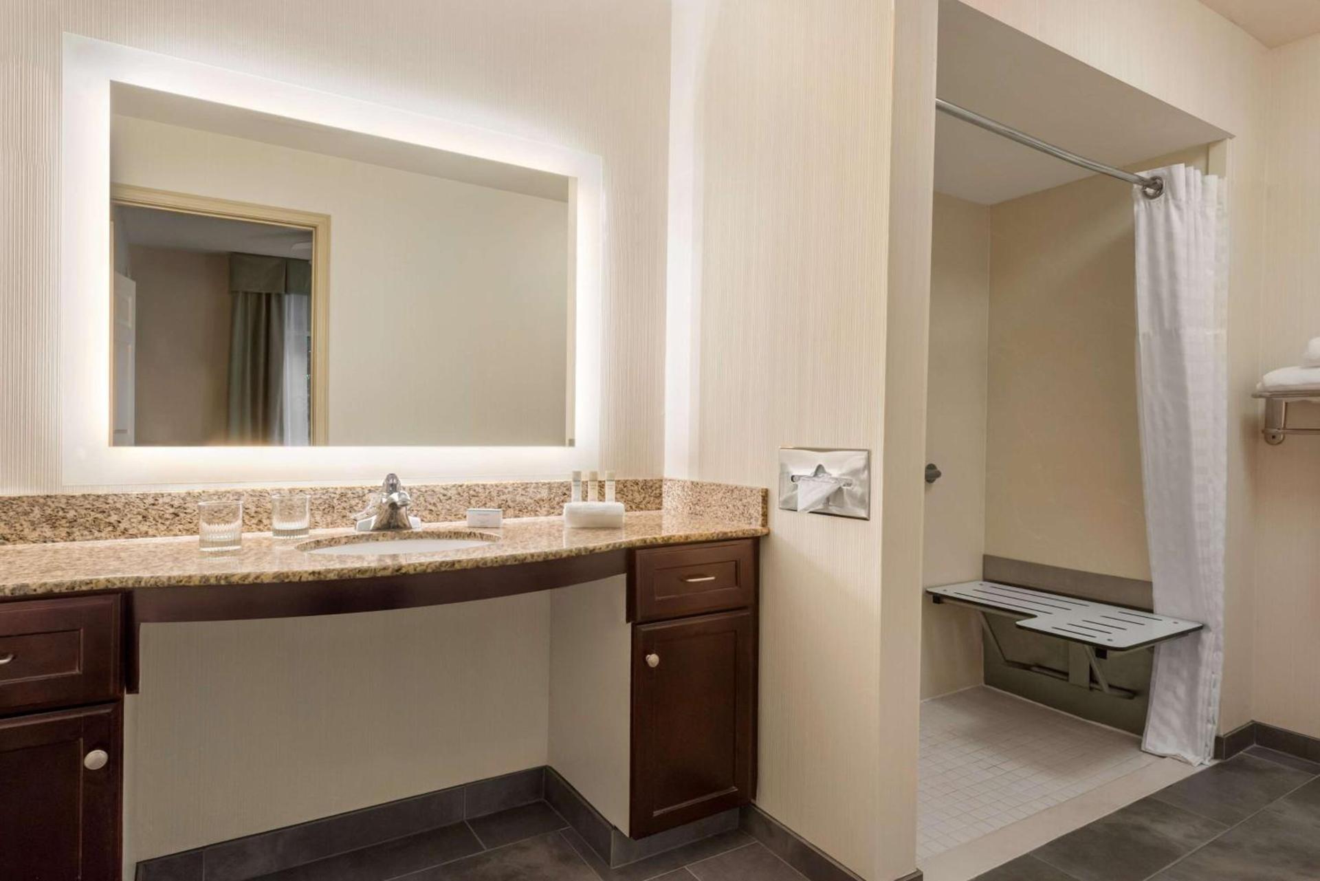 Homewood Suites by Hilton Charleston - Mount Pleasant photo 13