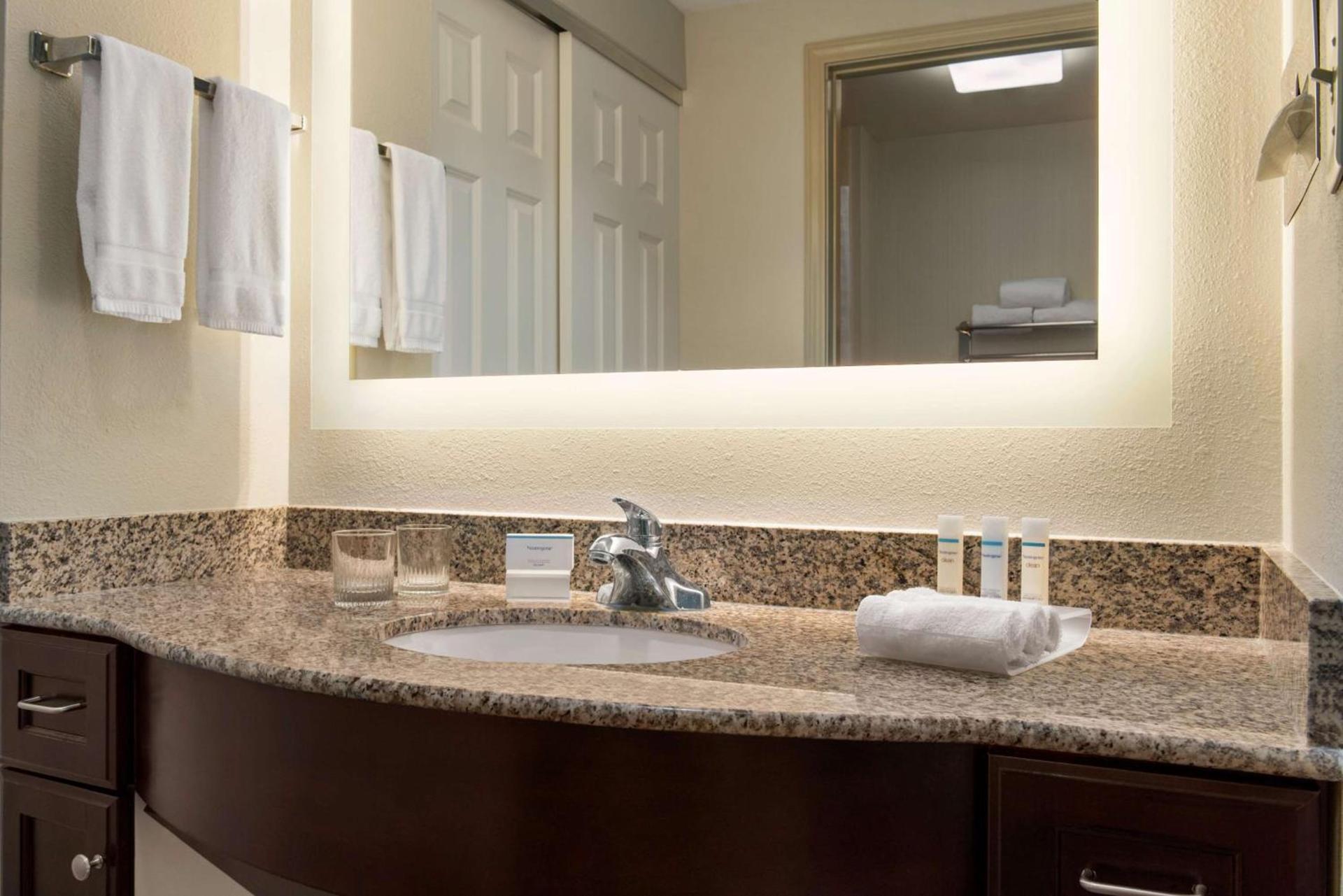 Homewood Suites by Hilton Charleston - Mount Pleasant photo 20
