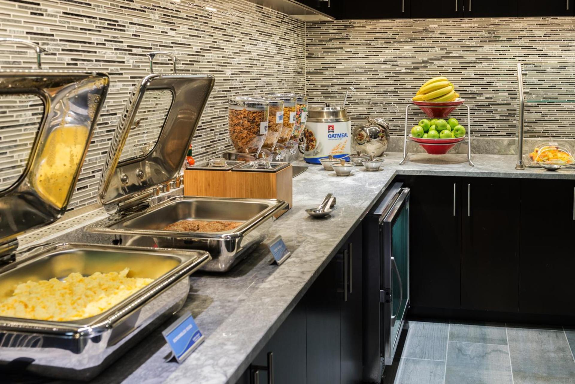 Fairfield Inn & Suites by Marriott Boston Cambridge photo 3