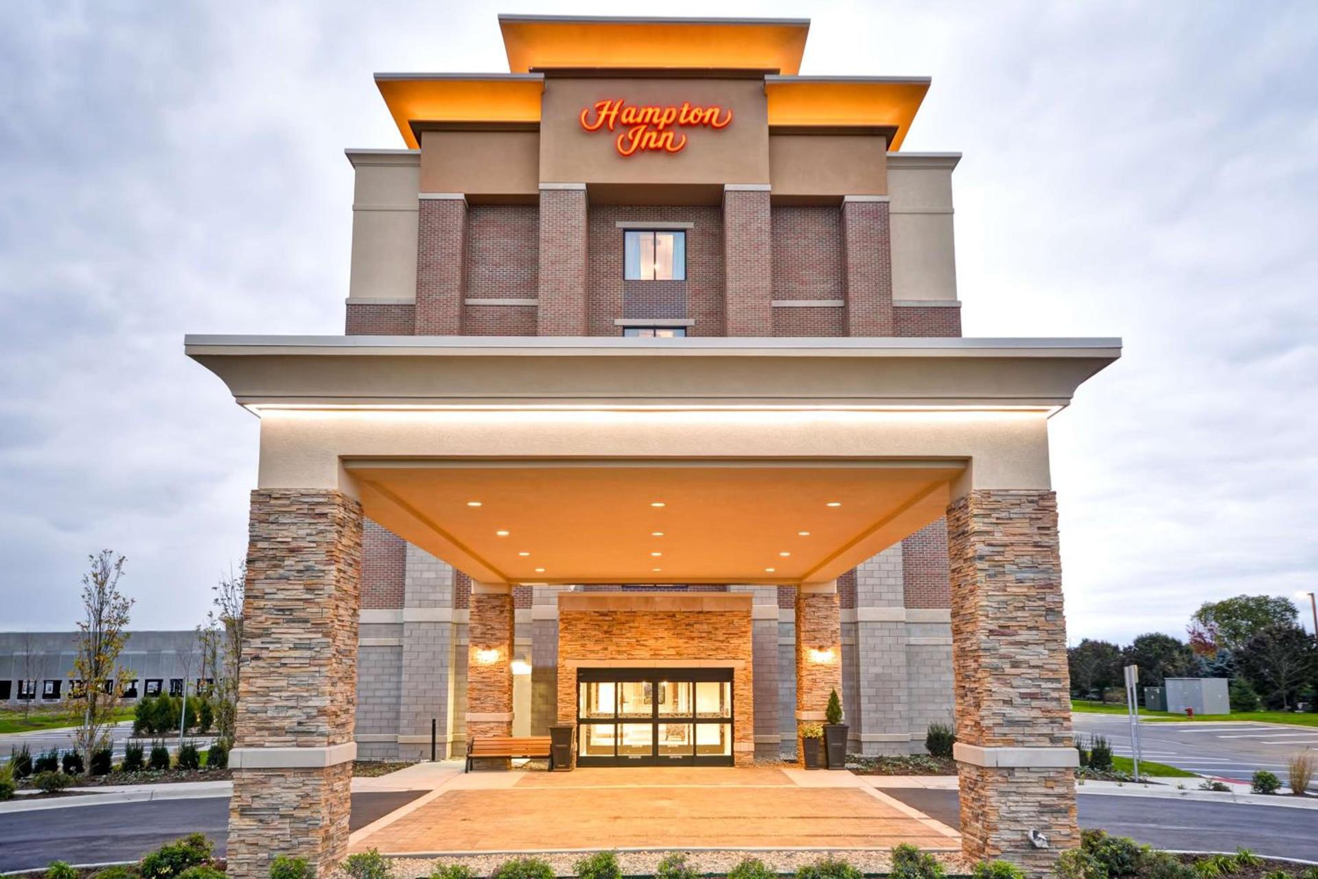 Hampton Inn Livonia Detroit photo 2