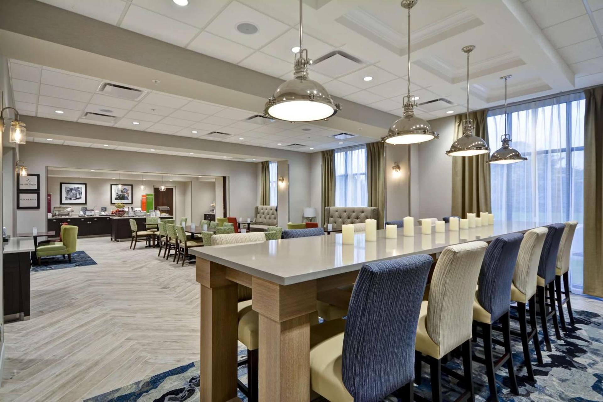 Hampton Inn Livonia Detroit photo 8