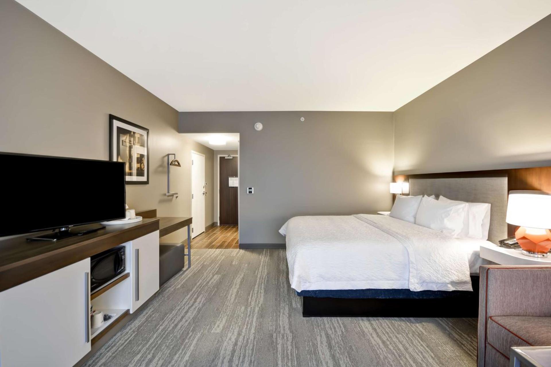 Hampton Inn Livonia Detroit photo 15