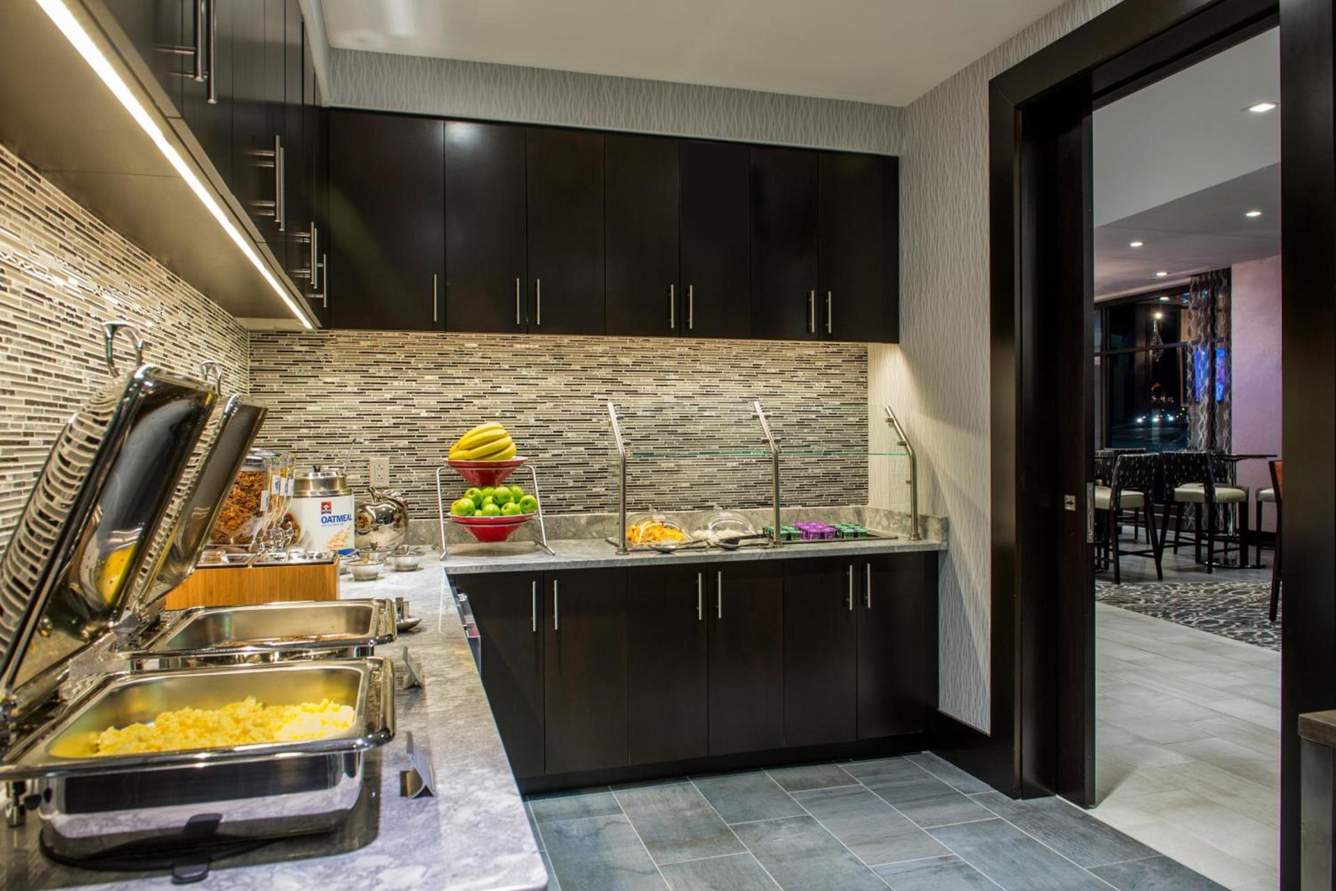 Fairfield Inn & Suites by Marriott Boston Cambridge photo 2