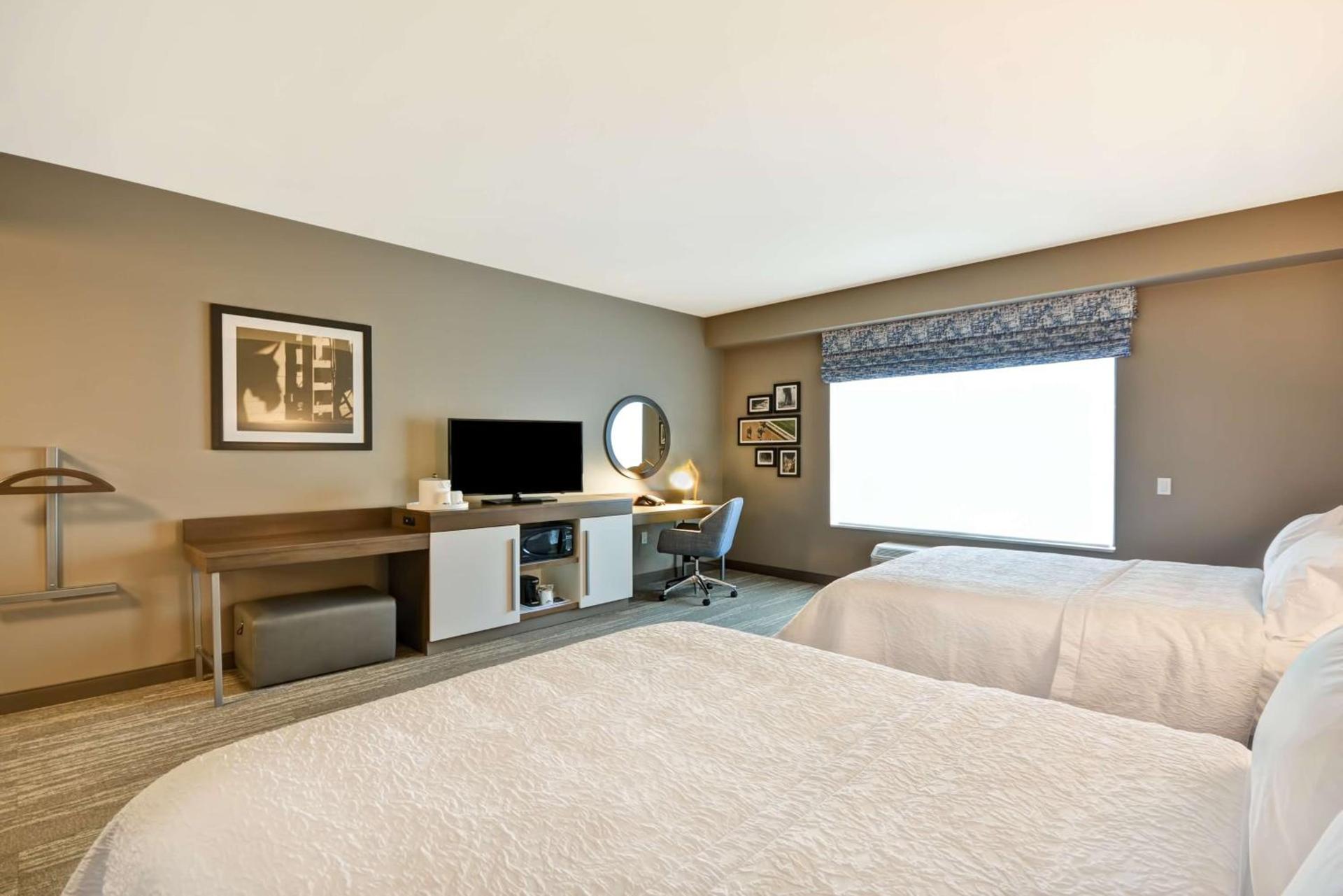 Hampton Inn Livonia Detroit photo 17