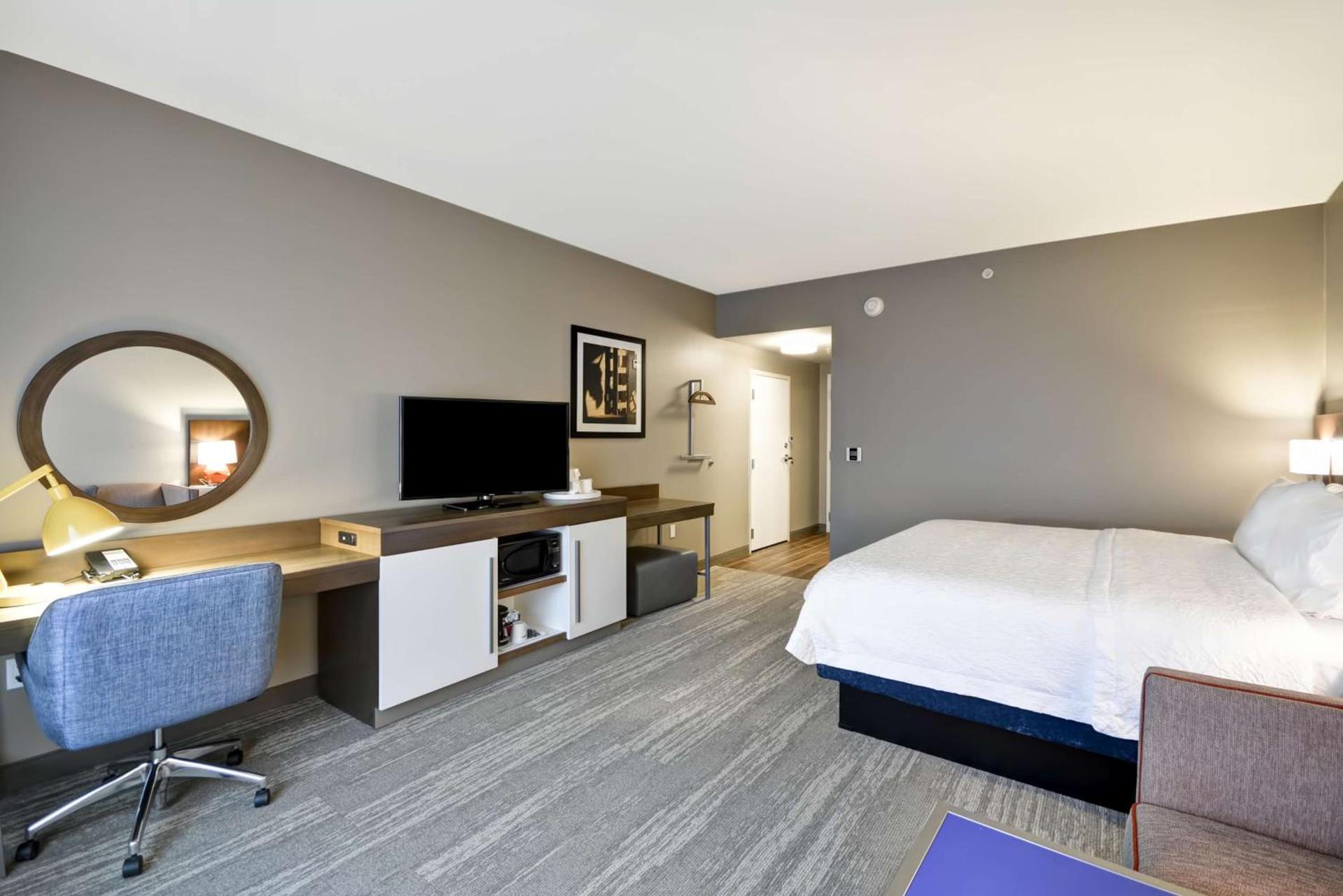 Hampton Inn Livonia Detroit photo 20