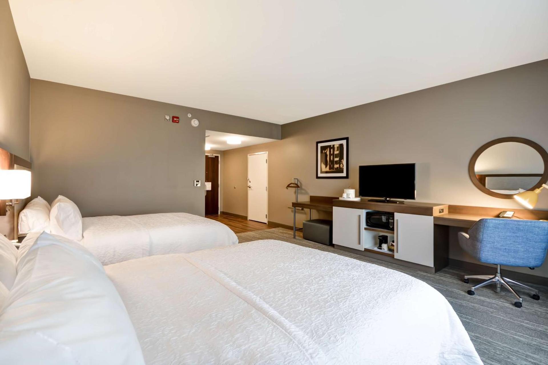 Hampton Inn Livonia Detroit photo 21