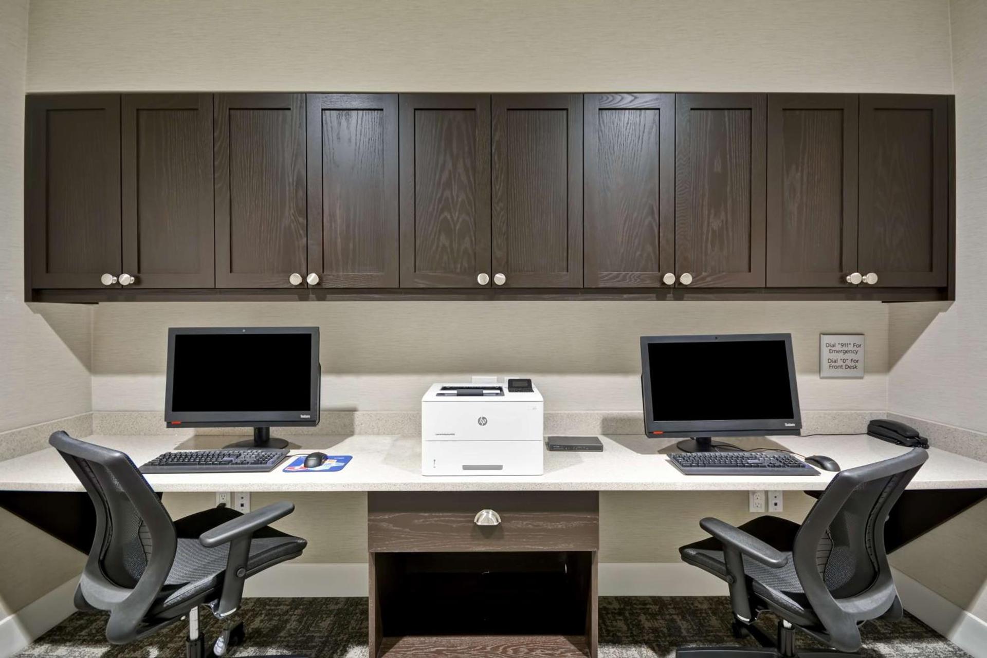Hampton Inn Livonia Detroit photo 26