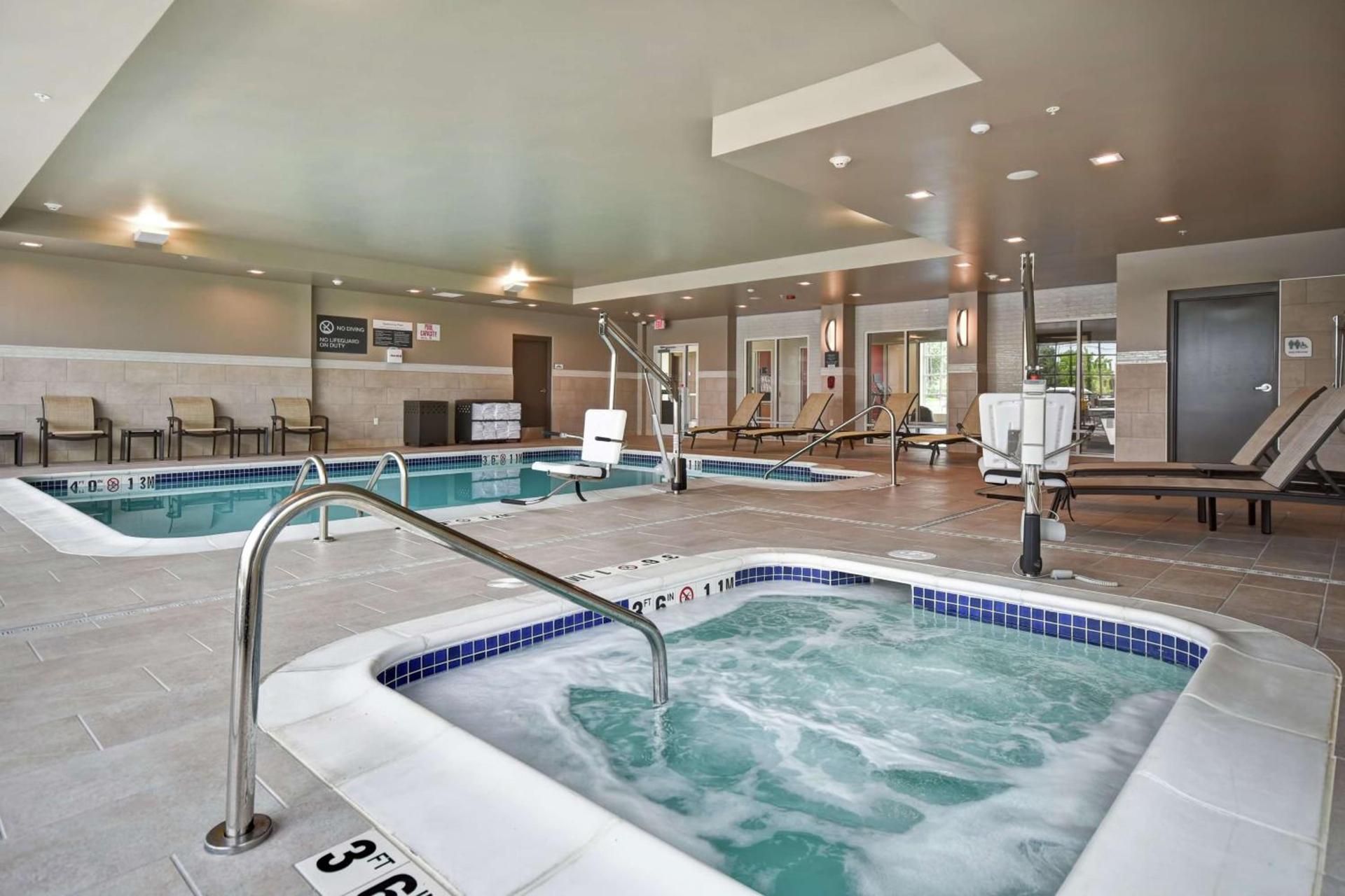 Hilton Garden Inn Lansing West photo 6
