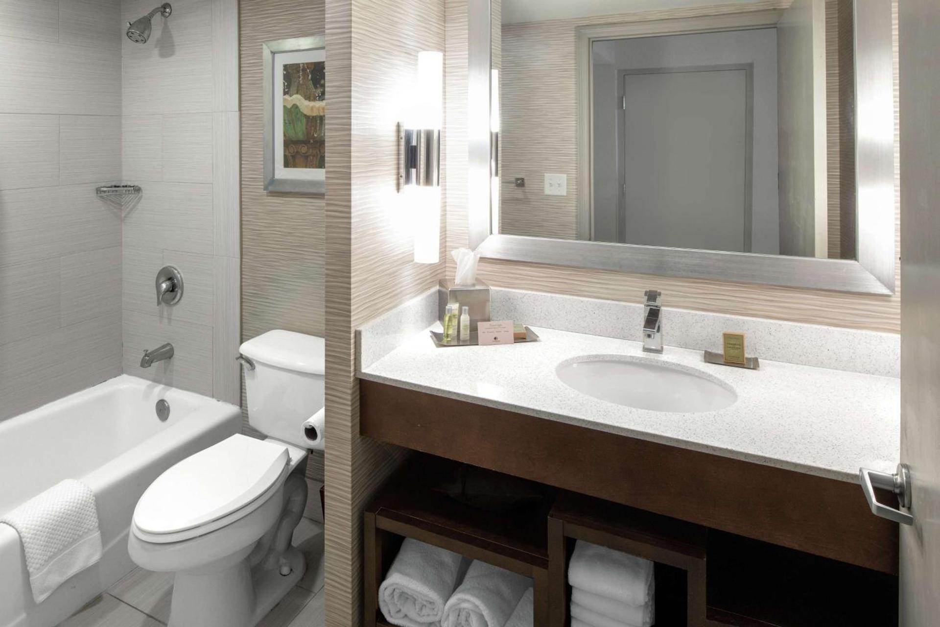 DoubleTree by Hilton Hotel Jacksonville Airport photo 25