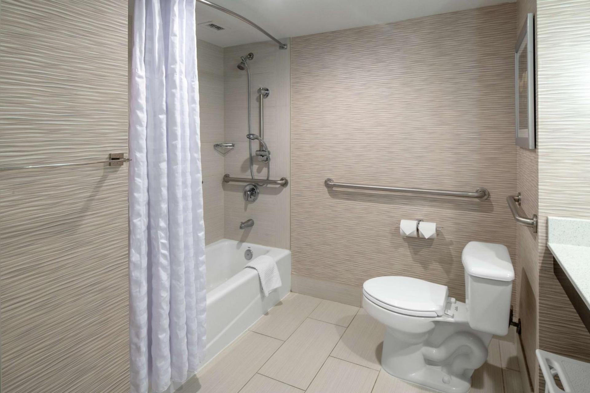 DoubleTree by Hilton Hotel Jacksonville Airport photo 37