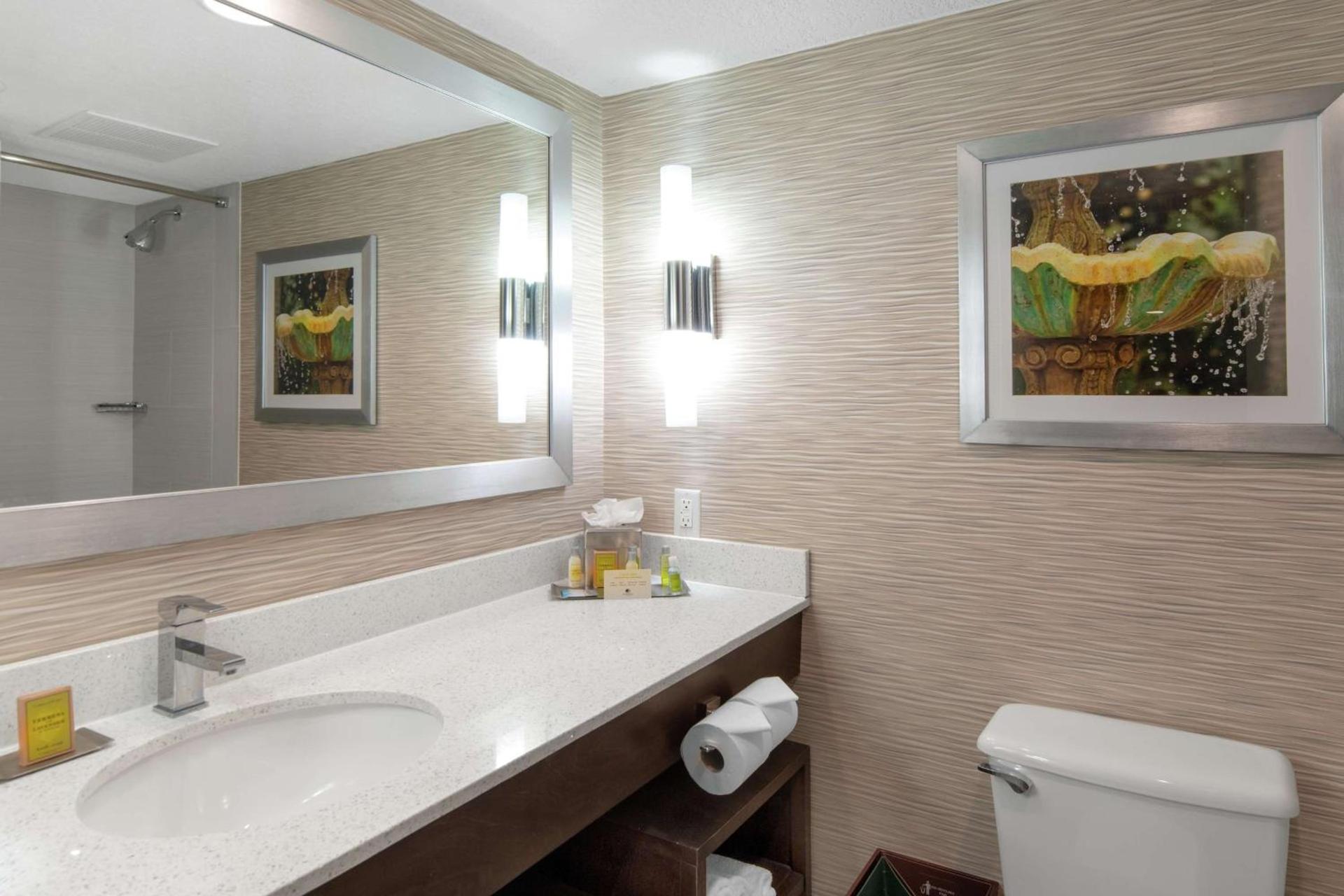 DoubleTree by Hilton Hotel Jacksonville Airport photo 40