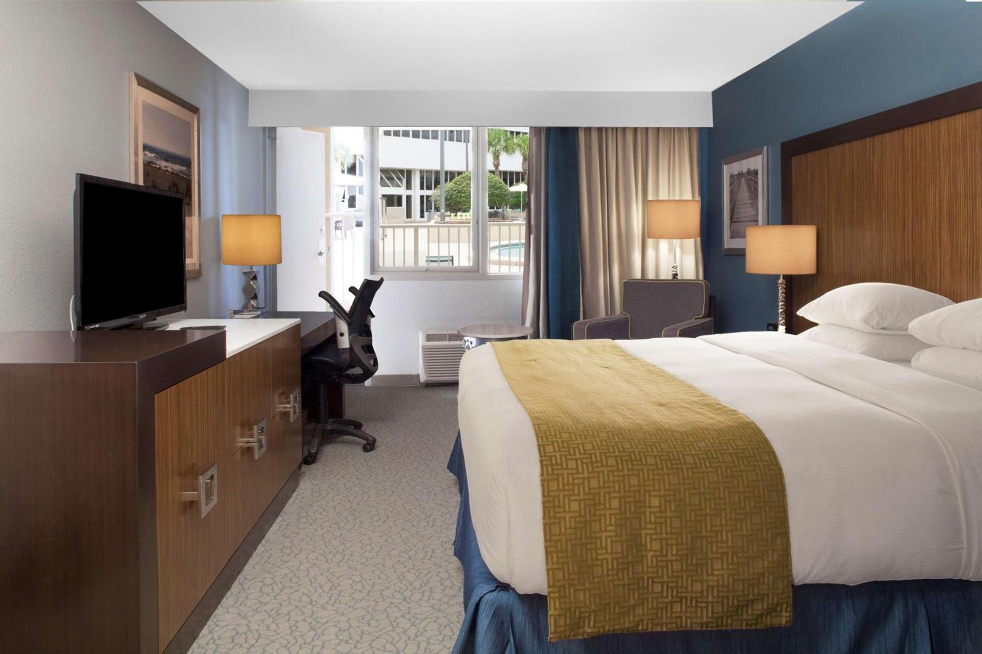 DoubleTree by Hilton Hotel Jacksonville Airport photo 55