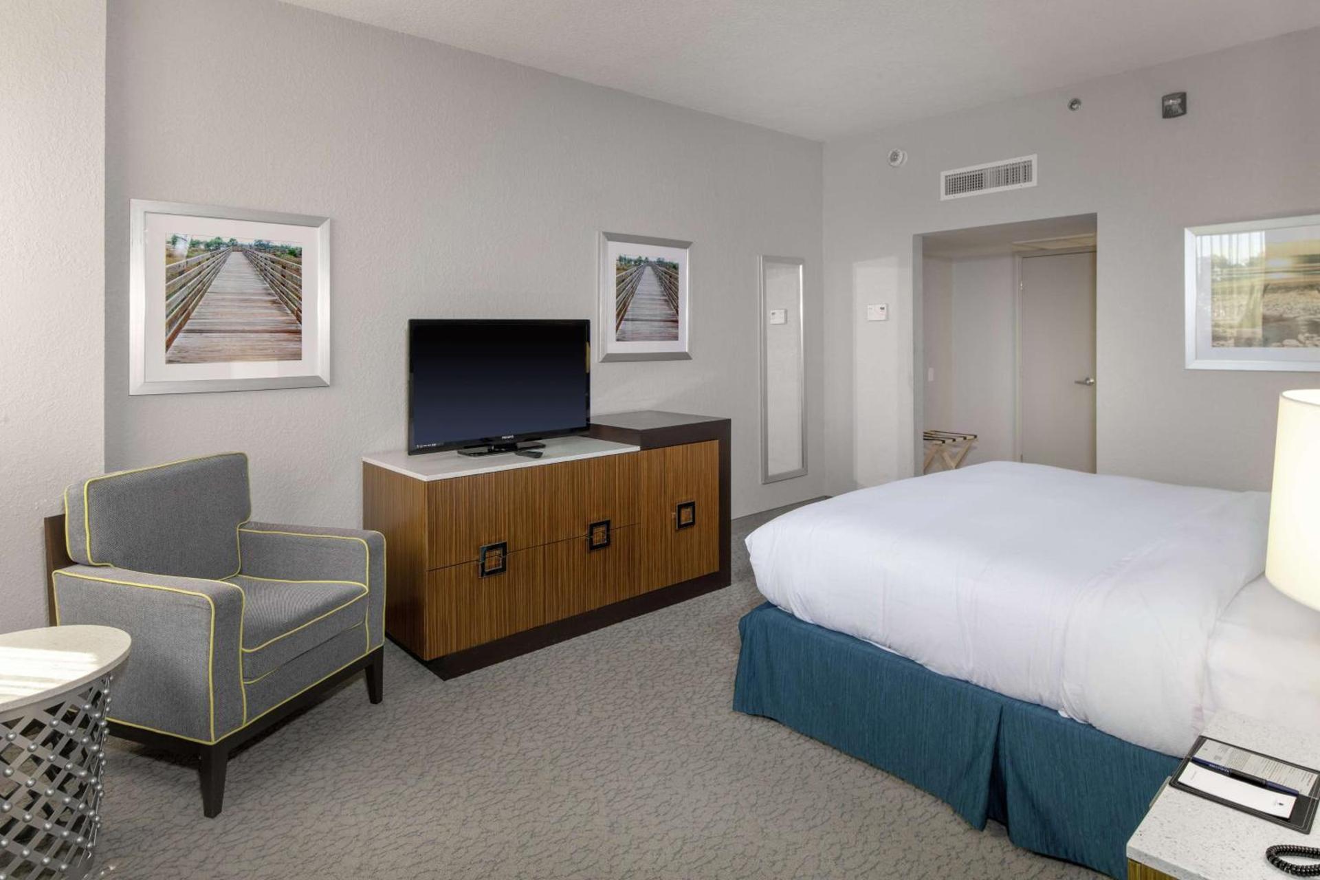 DoubleTree by Hilton Hotel Jacksonville Airport photo 65