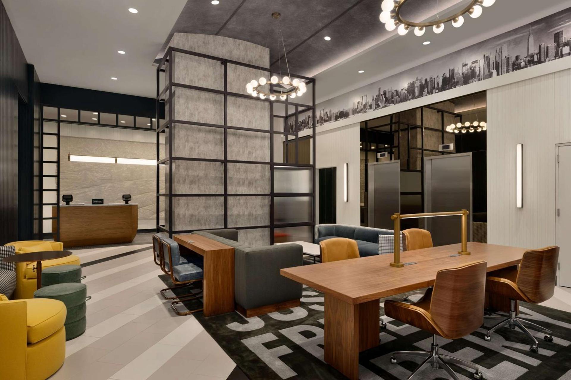 DoubleTree by Hilton New York Downtown photo 2