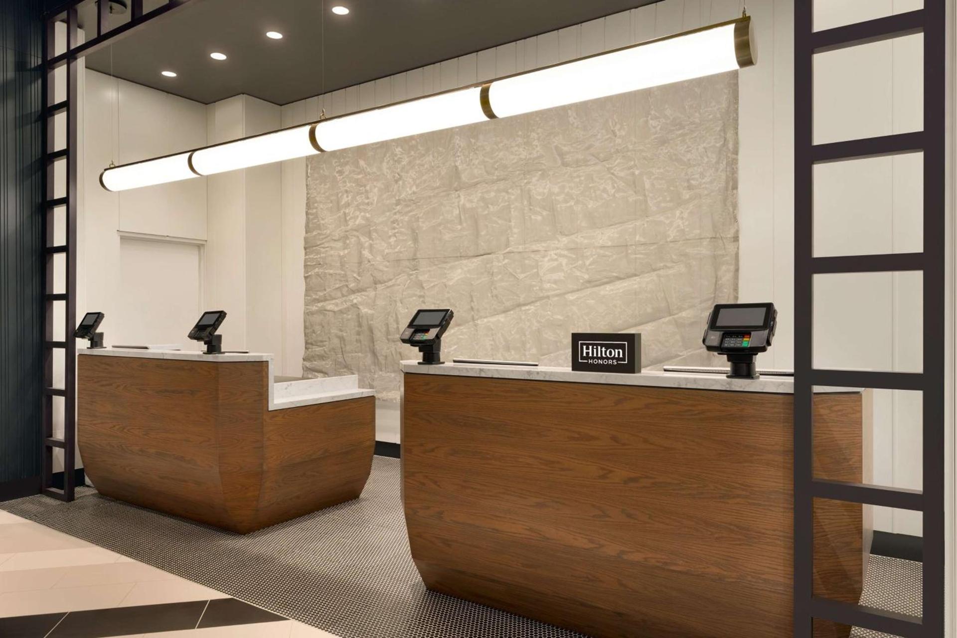 DoubleTree by Hilton New York Downtown photo 3
