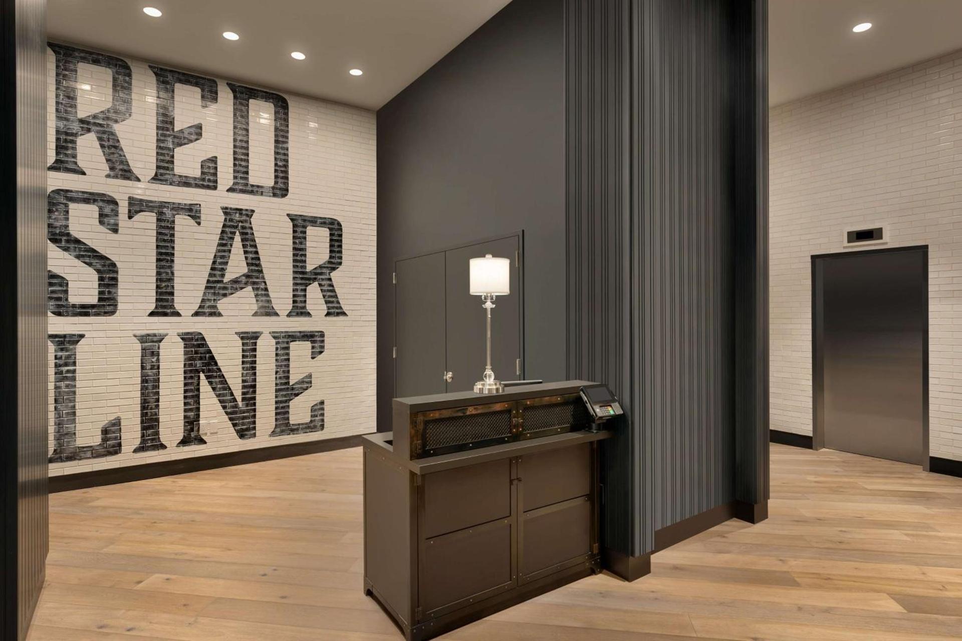 DoubleTree by Hilton New York Downtown photo 4