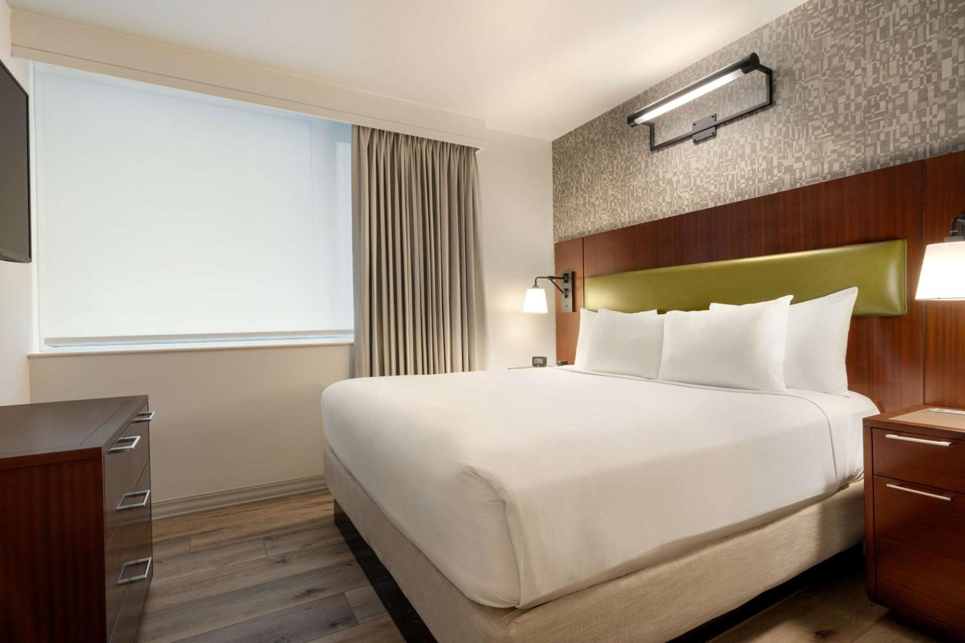 DoubleTree by Hilton New York Downtown photo 9