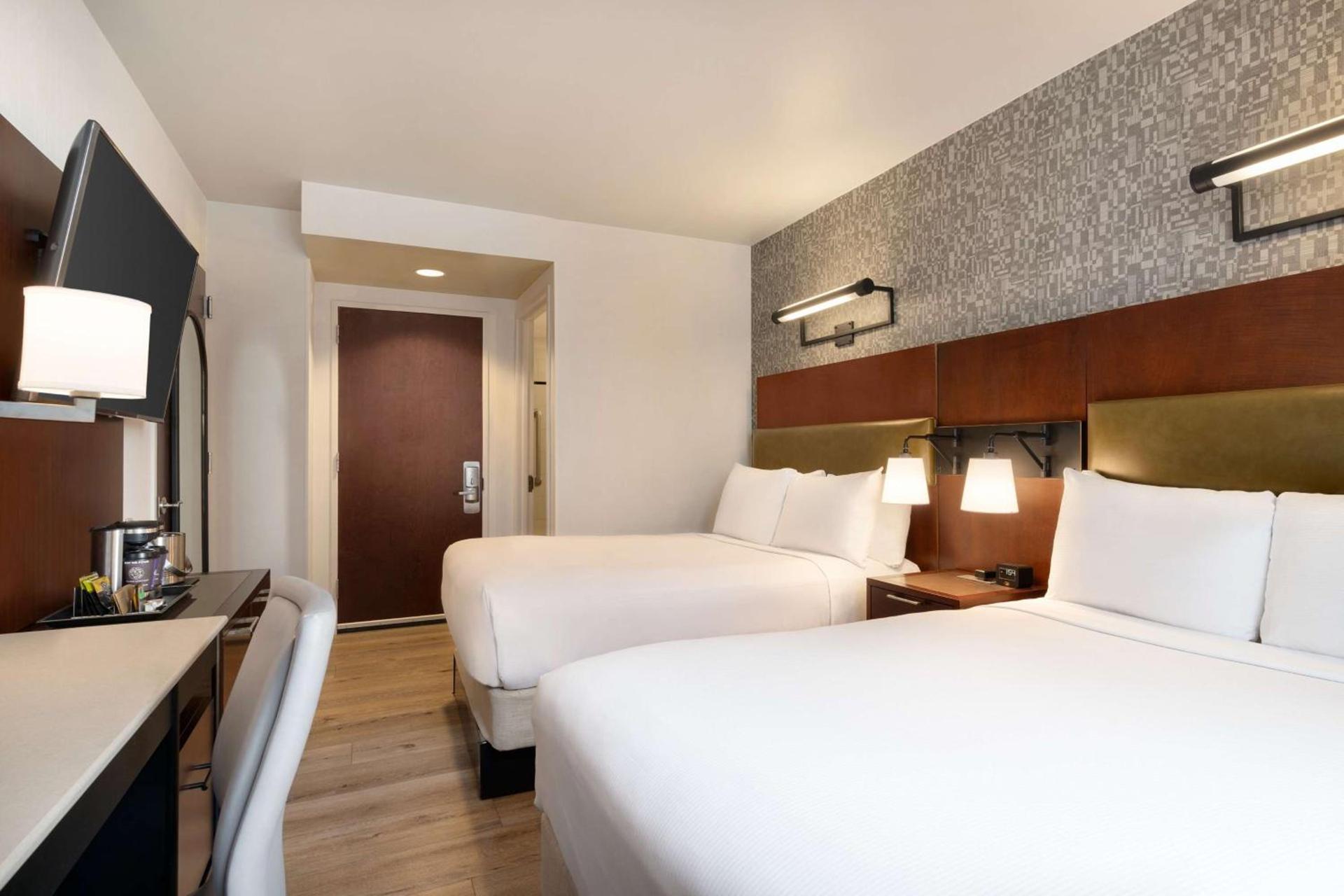 DoubleTree by Hilton New York Downtown photo 12
