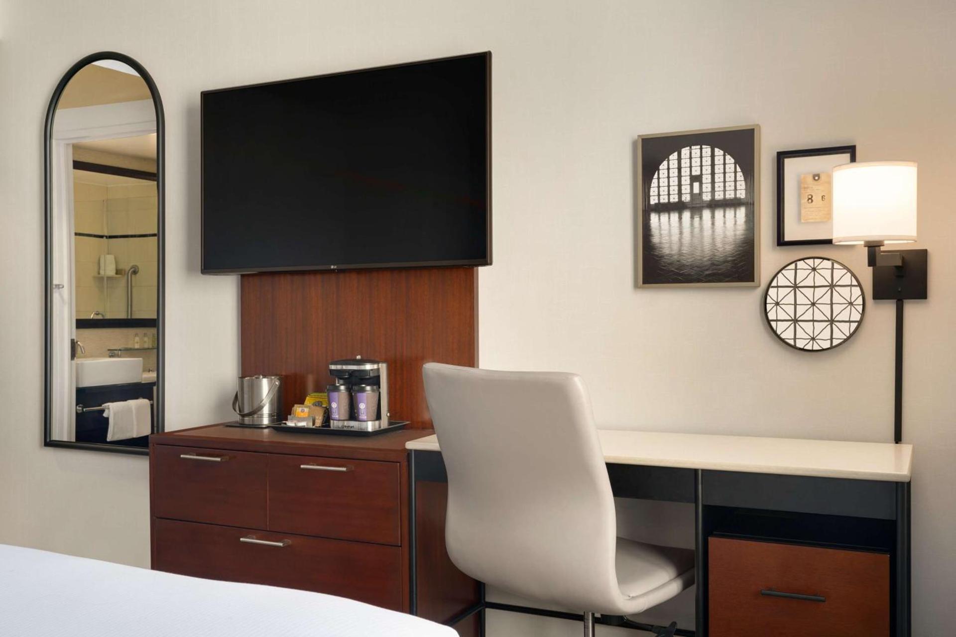 DoubleTree by Hilton New York Downtown photo 33