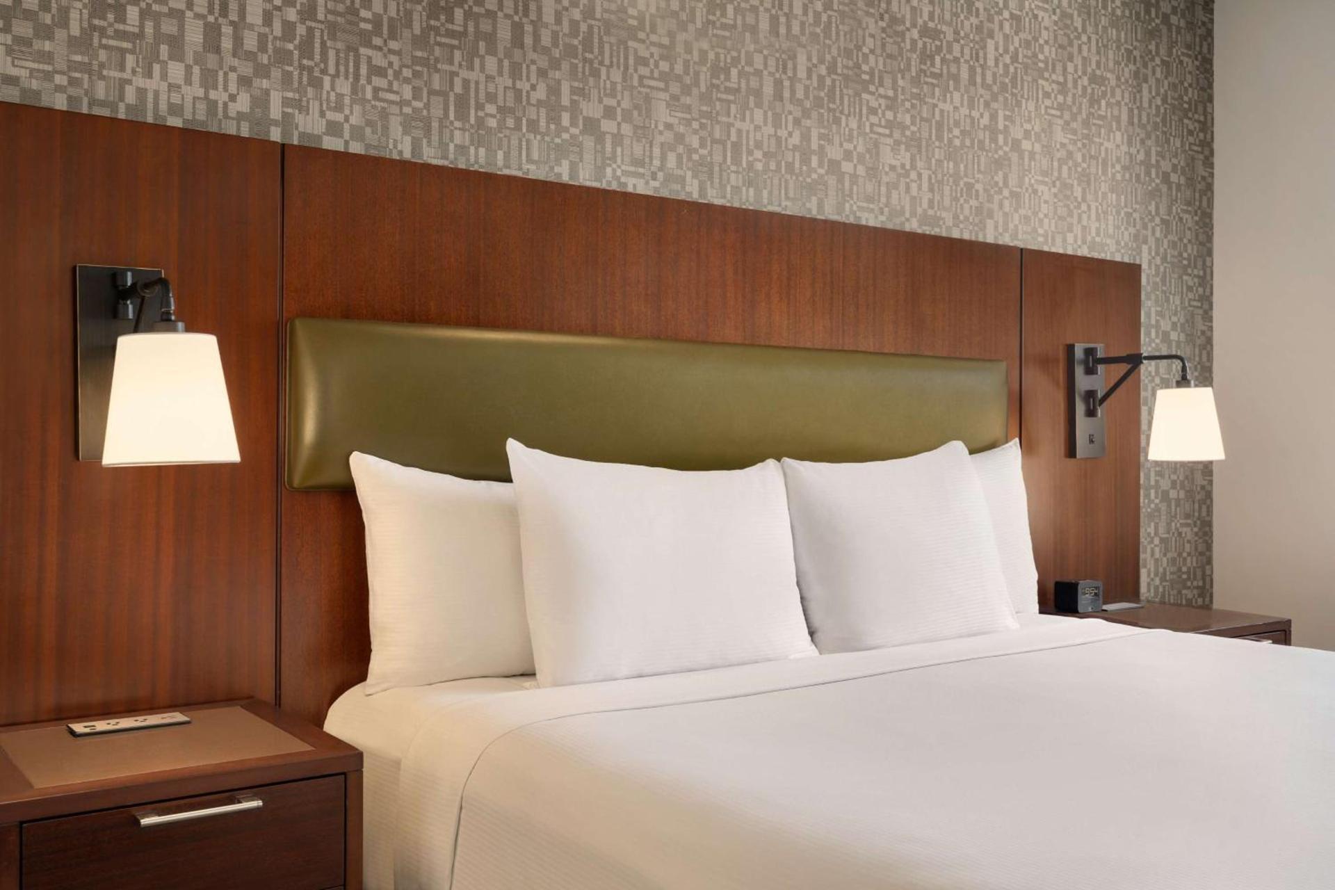 DoubleTree by Hilton New York Downtown photo 19