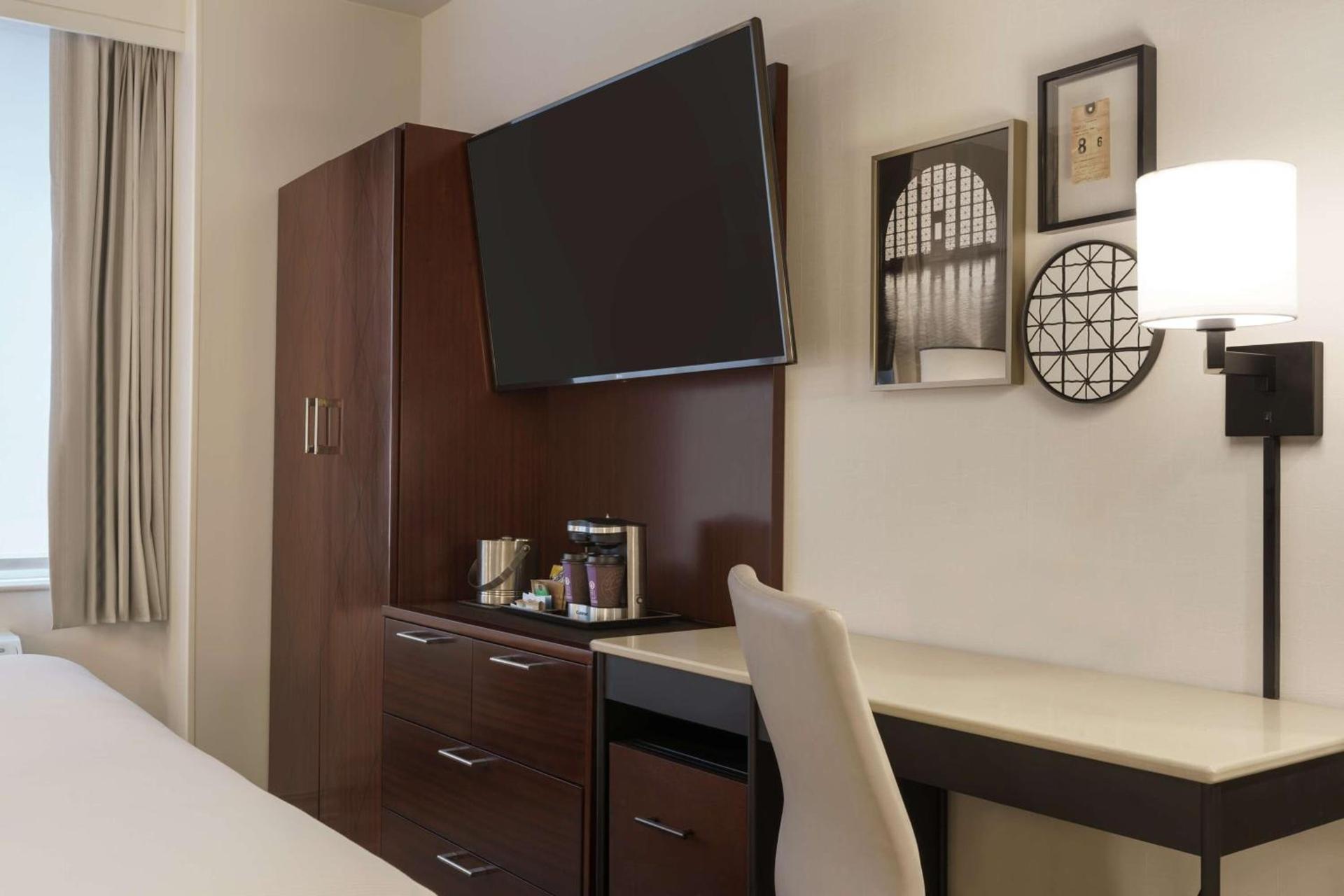 DoubleTree by Hilton New York Downtown photo 22