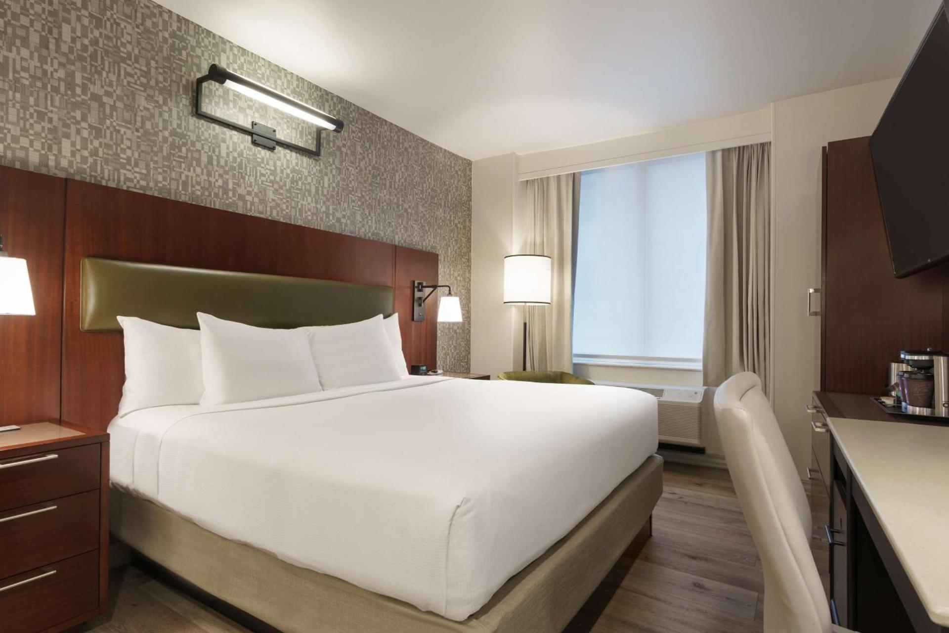 DoubleTree by Hilton New York Downtown photo 24