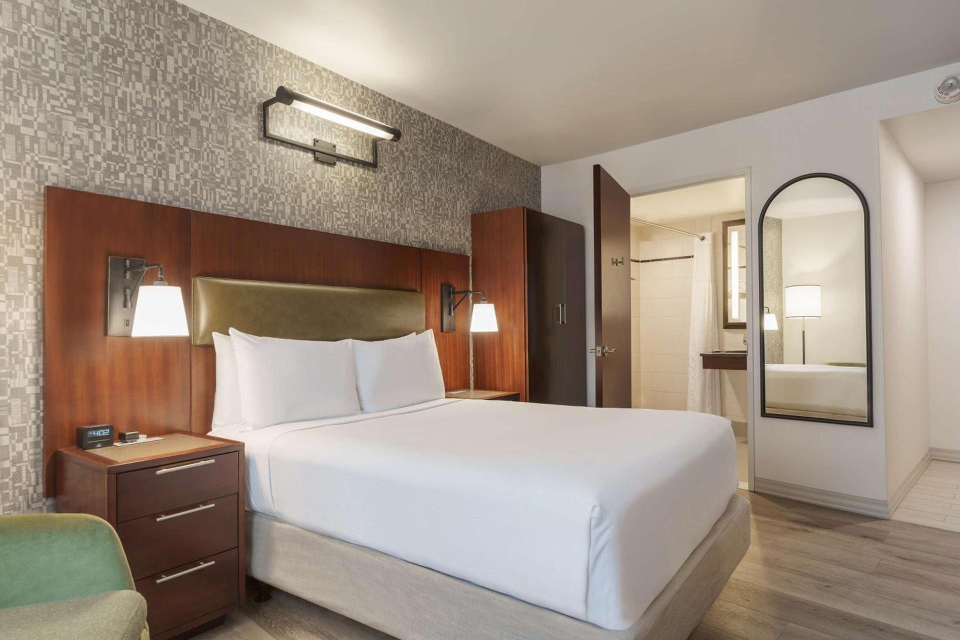 DoubleTree by Hilton New York Downtown photo 25
