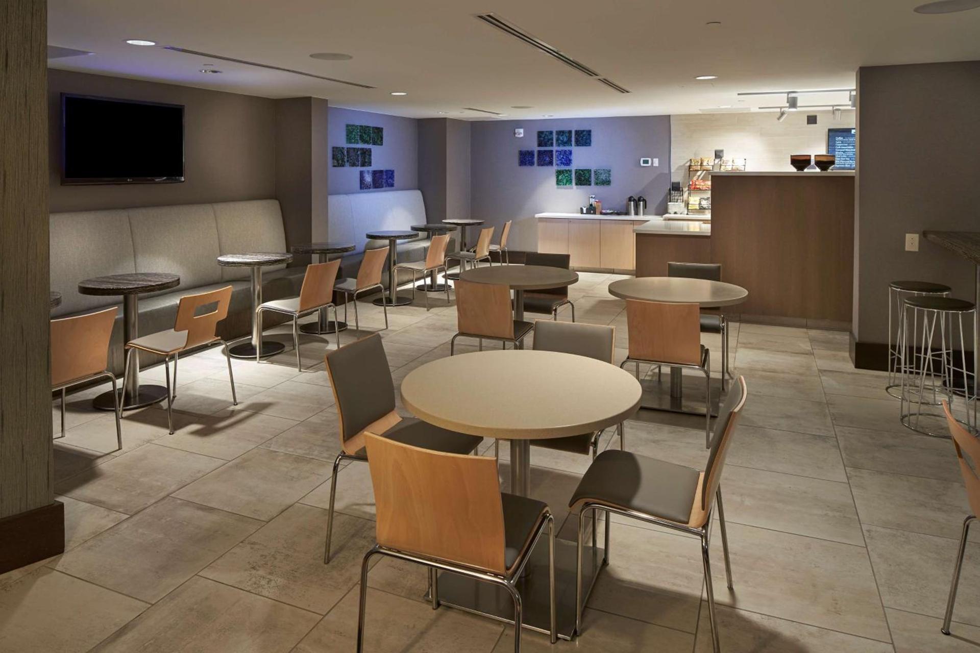 Hilton Raleigh North Hills photo 10