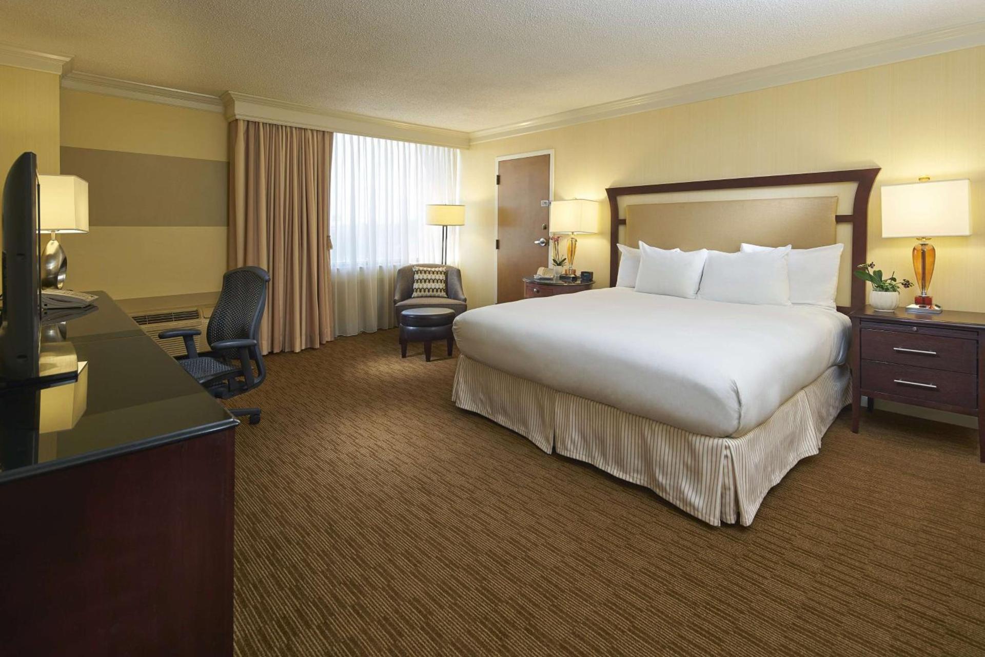 Hilton Raleigh North Hills photo 23