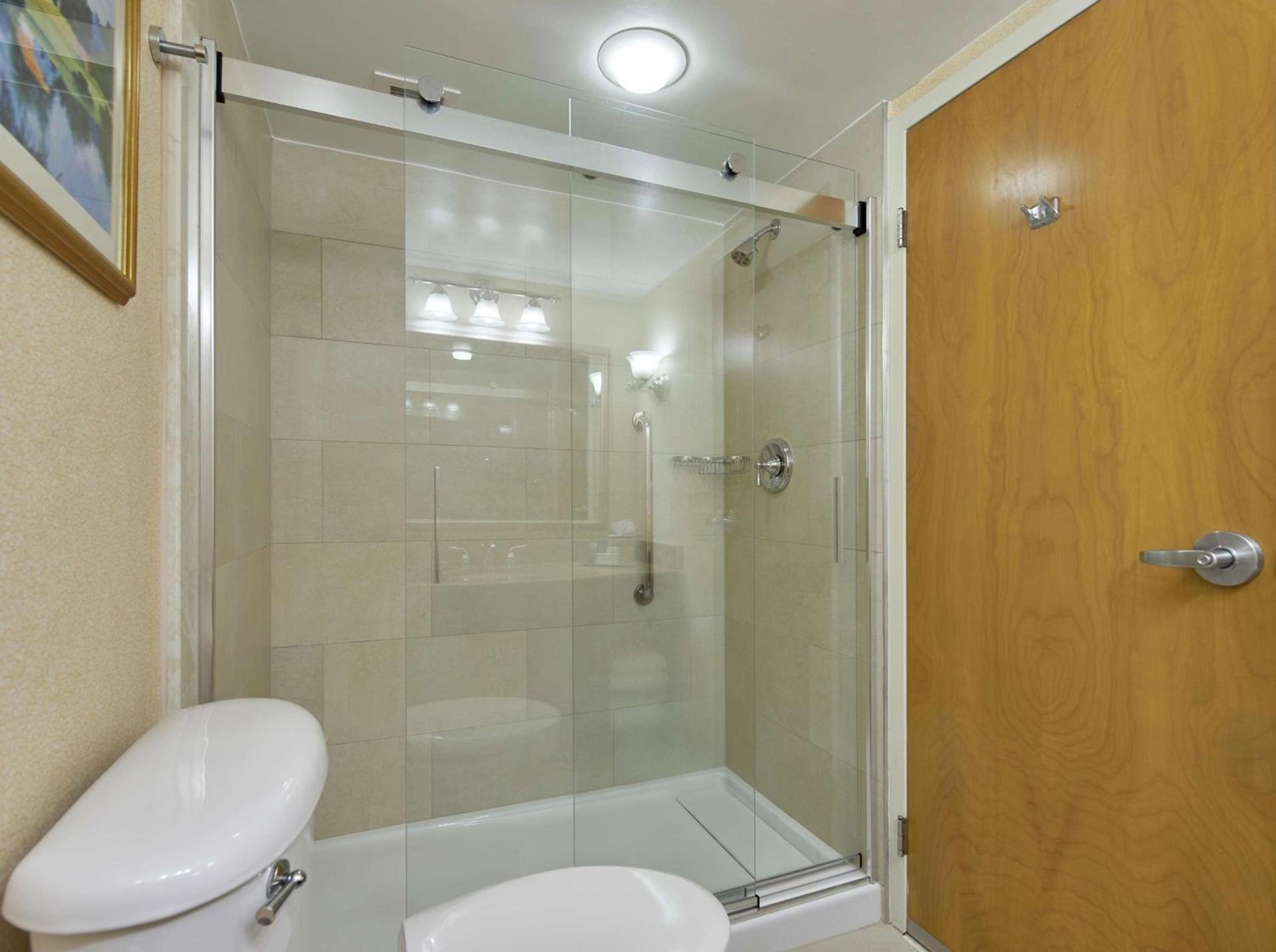 Hilton Raleigh North Hills photo 24