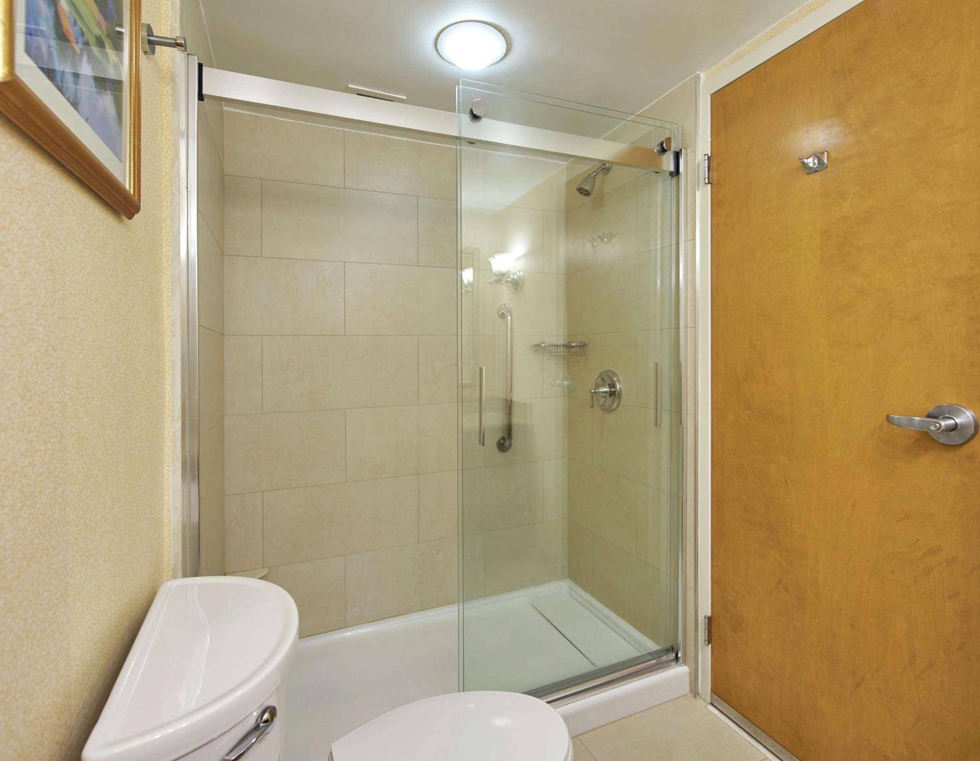 Hilton Raleigh North Hills photo 27