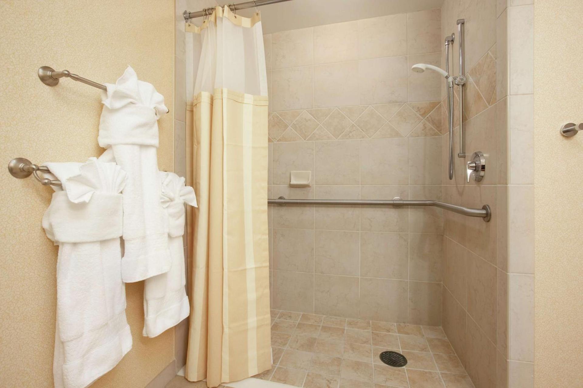 Hilton Raleigh North Hills photo 38
