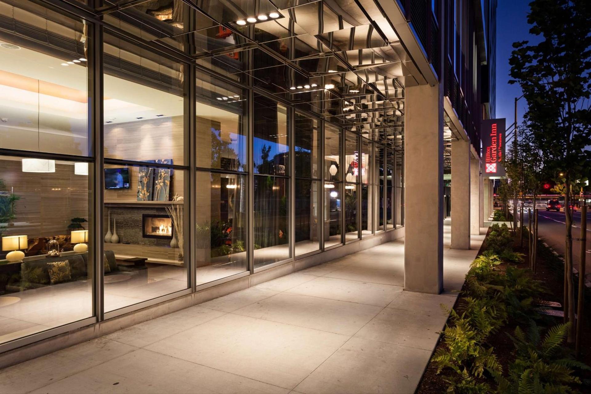 Hilton Garden Inn Seattle Downtown photo 2