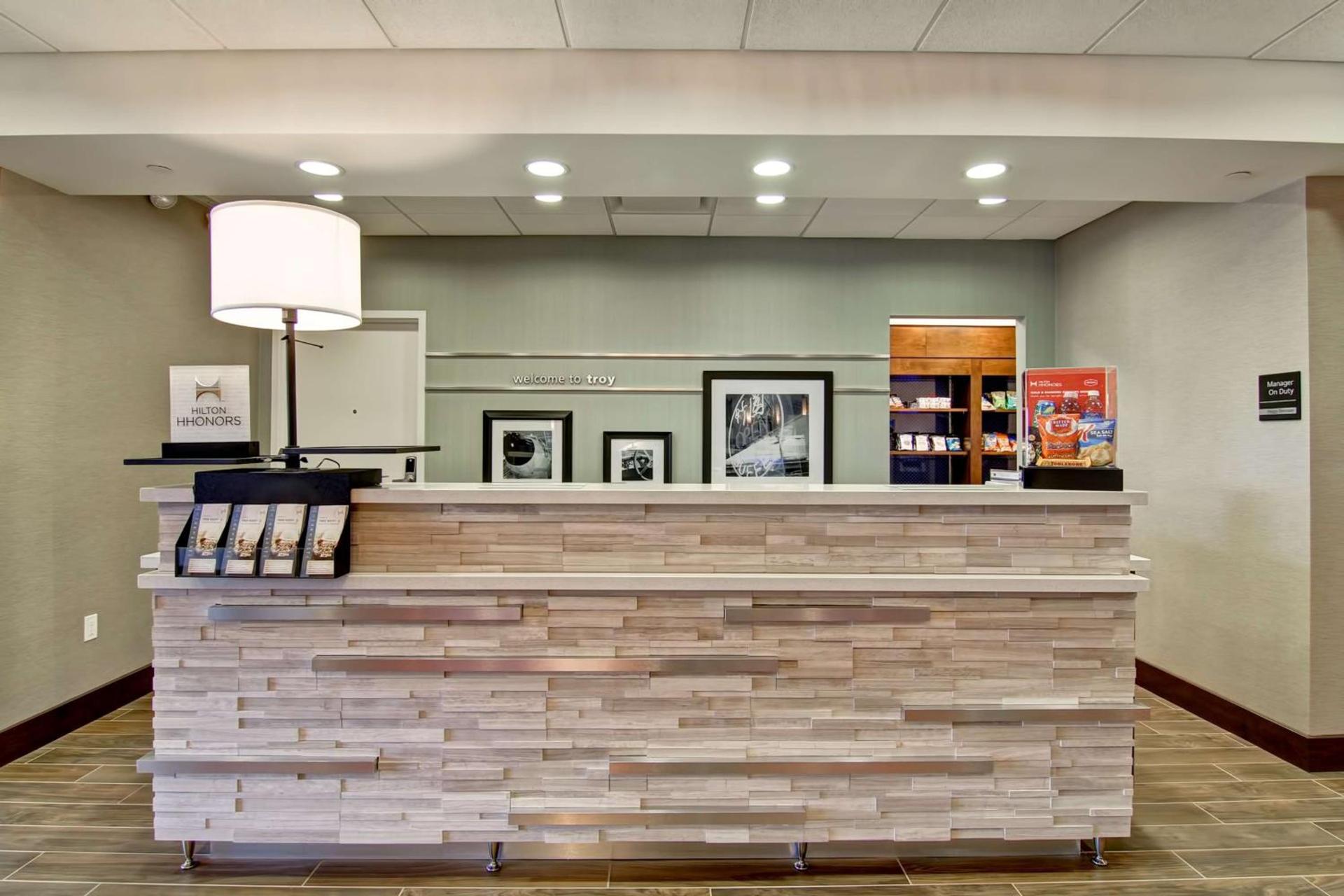 Hampton Inn & Suites Detroit/Troy photo 4