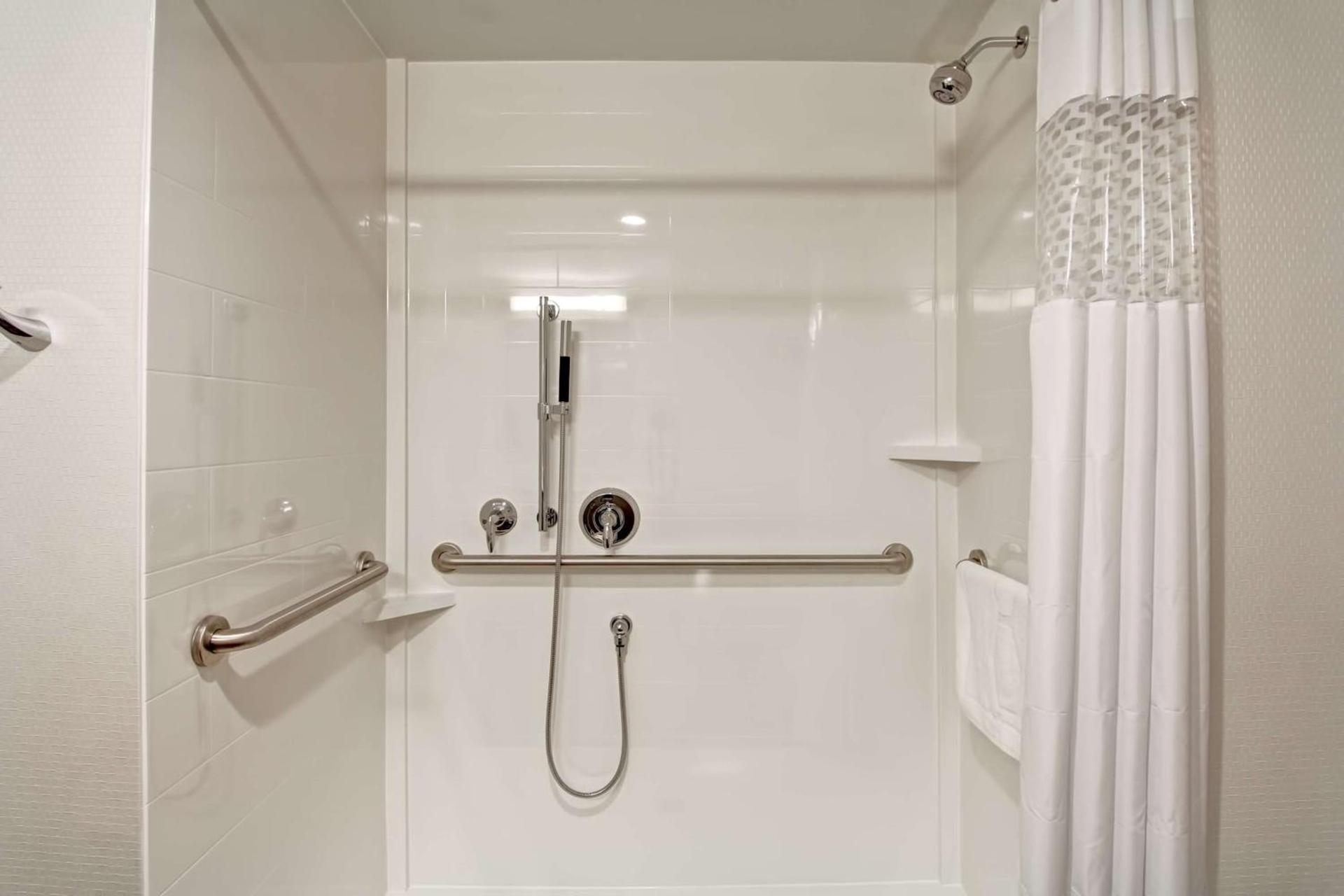 Hampton Inn & Suites Detroit/Troy photo 21