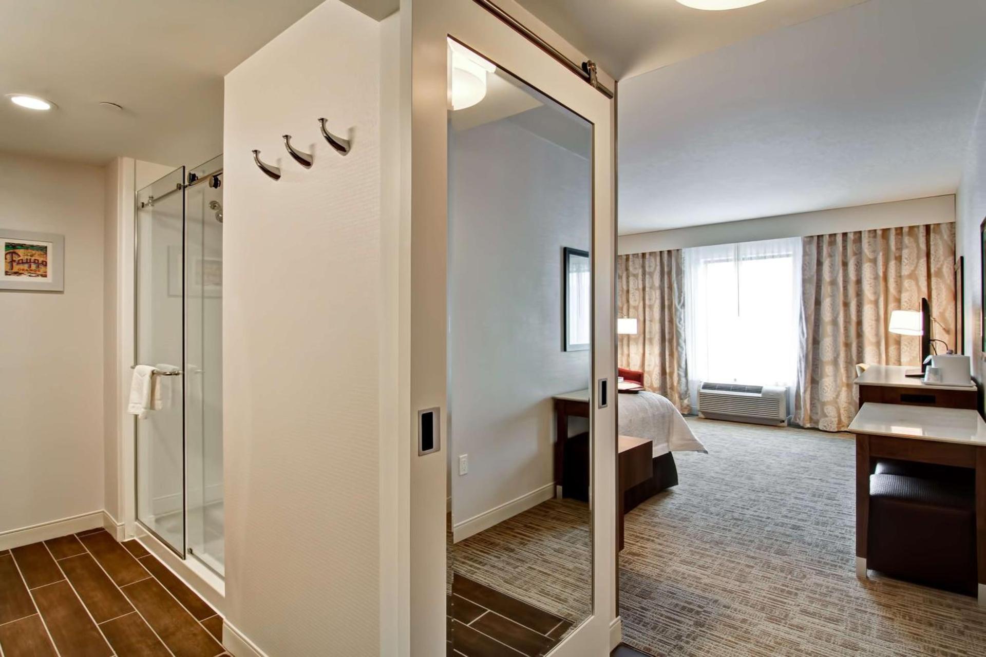 Hampton Inn & Suites Detroit/Troy photo 24