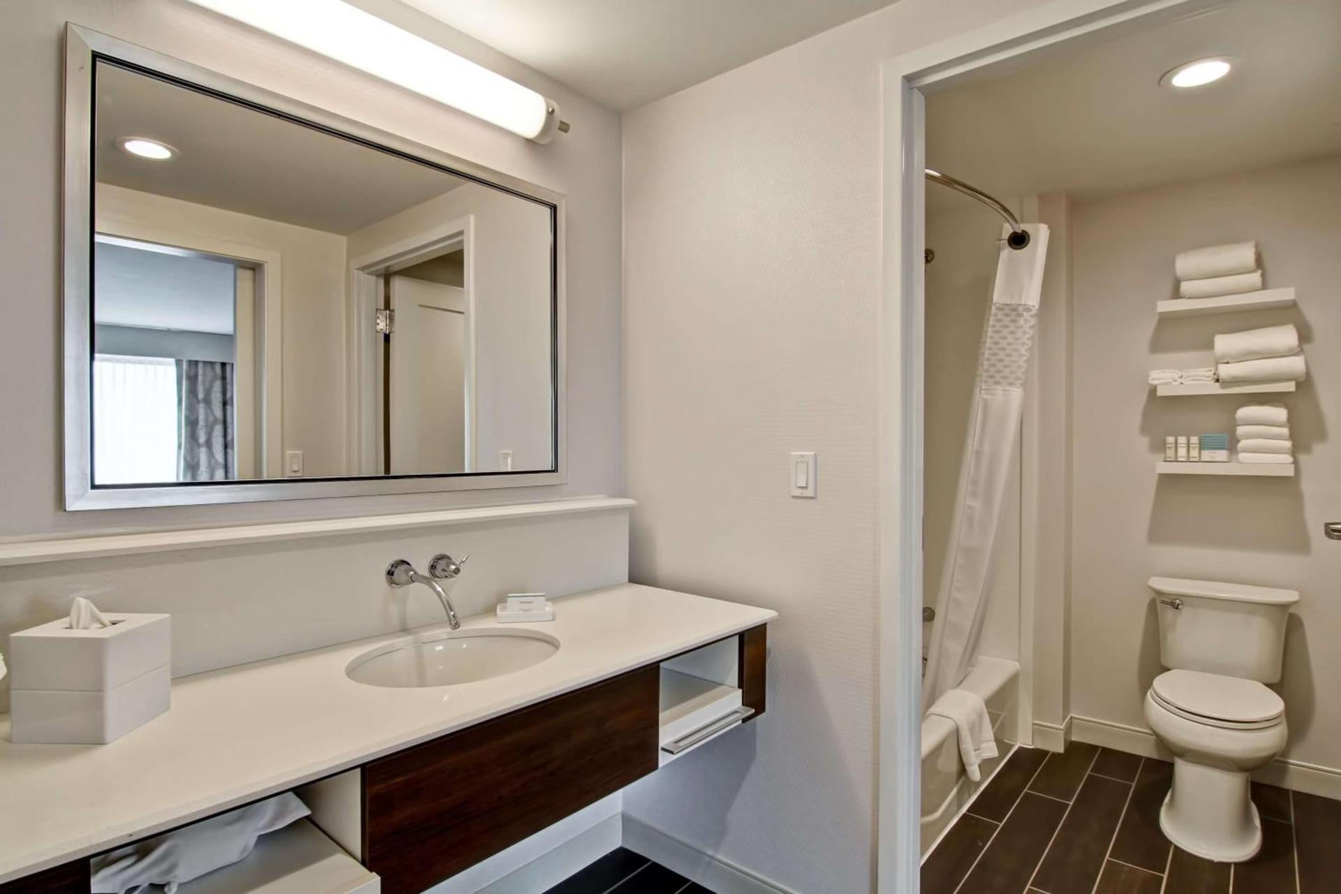 Hampton Inn & Suites Detroit/Troy photo 28