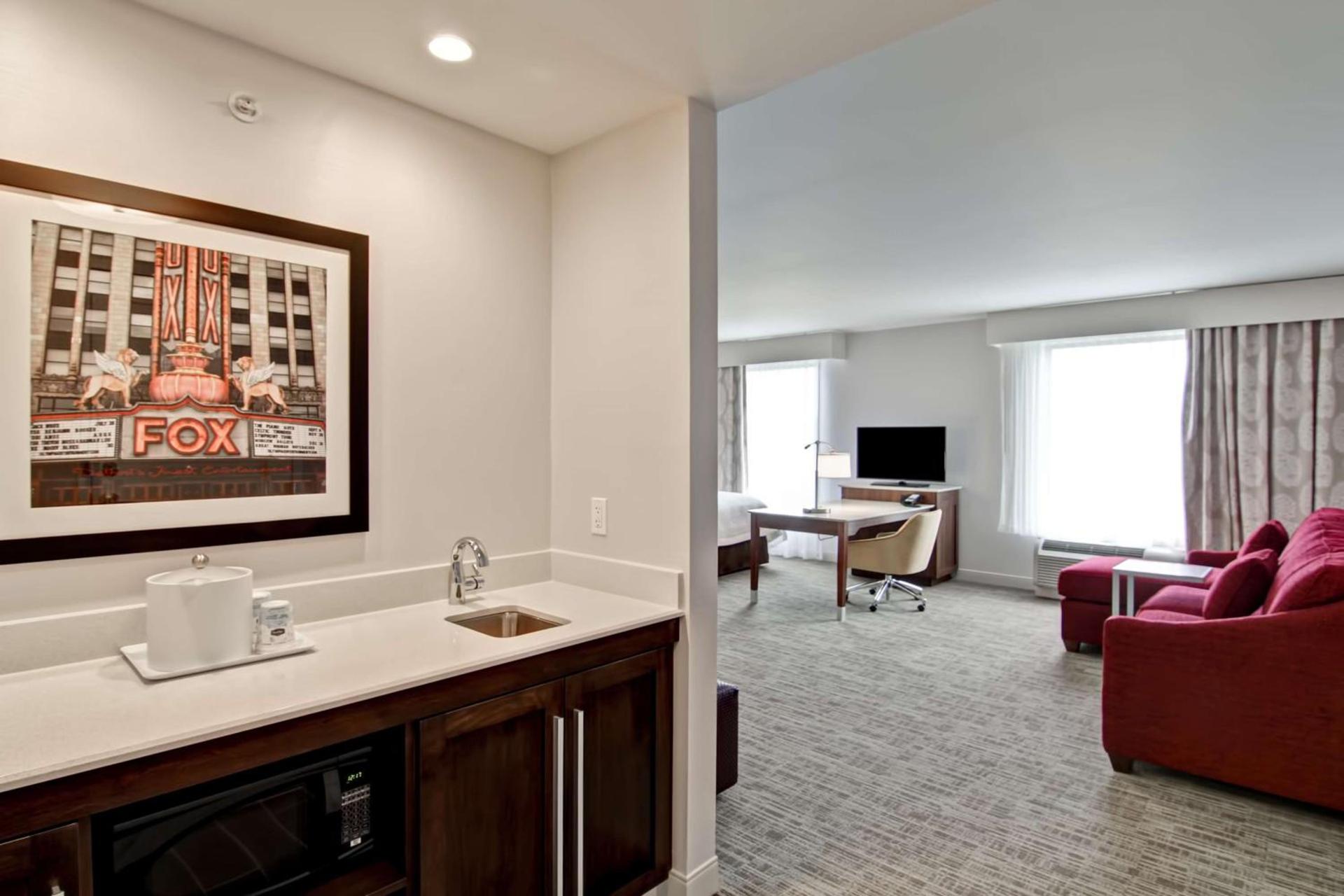 Hampton Inn & Suites Detroit/Troy photo 32