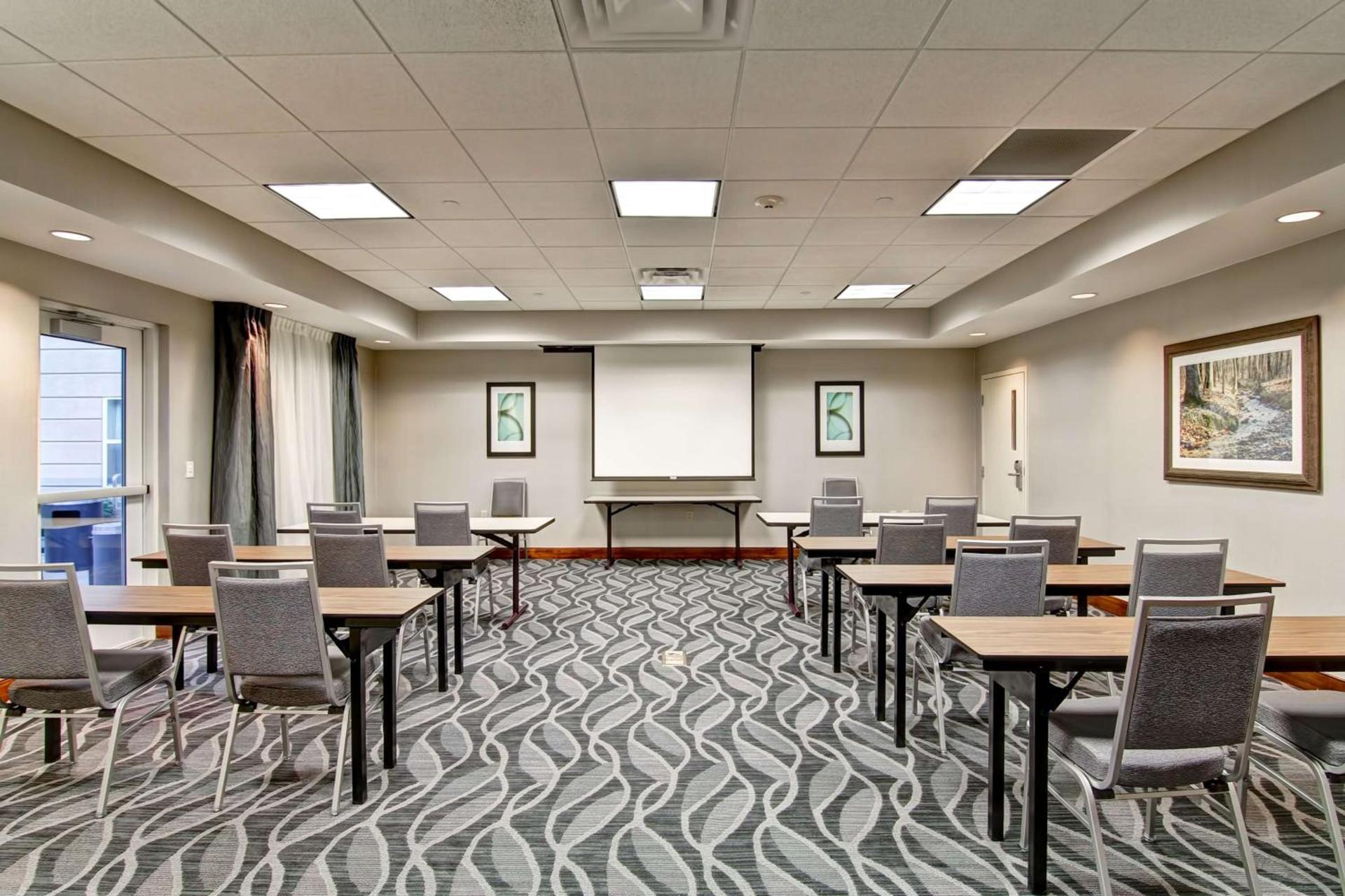 Homewood Suites by Hilton Bentonville-Rogers photo 32