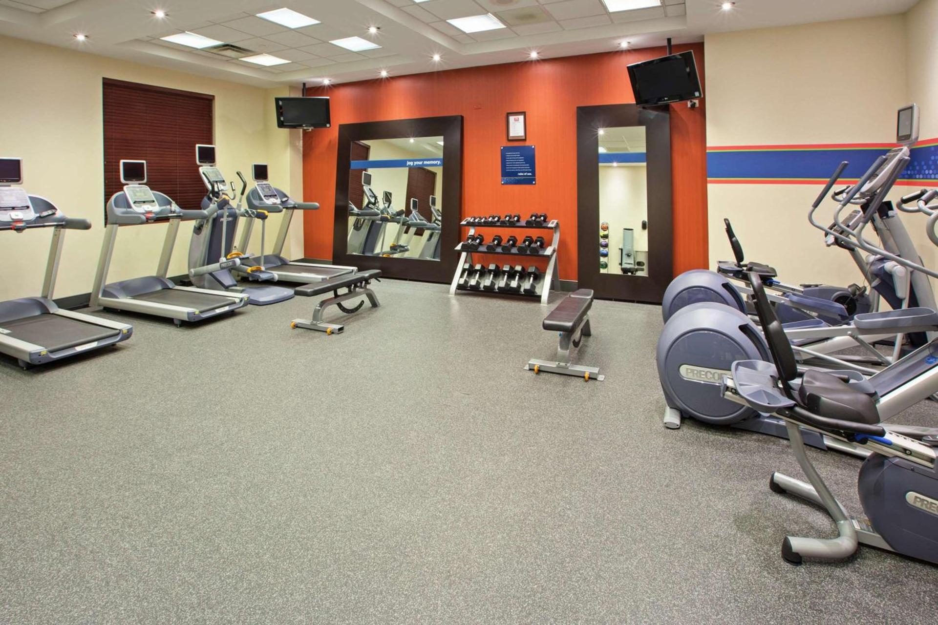 Hampton Inn & Suites Chicago North Shore photo 13