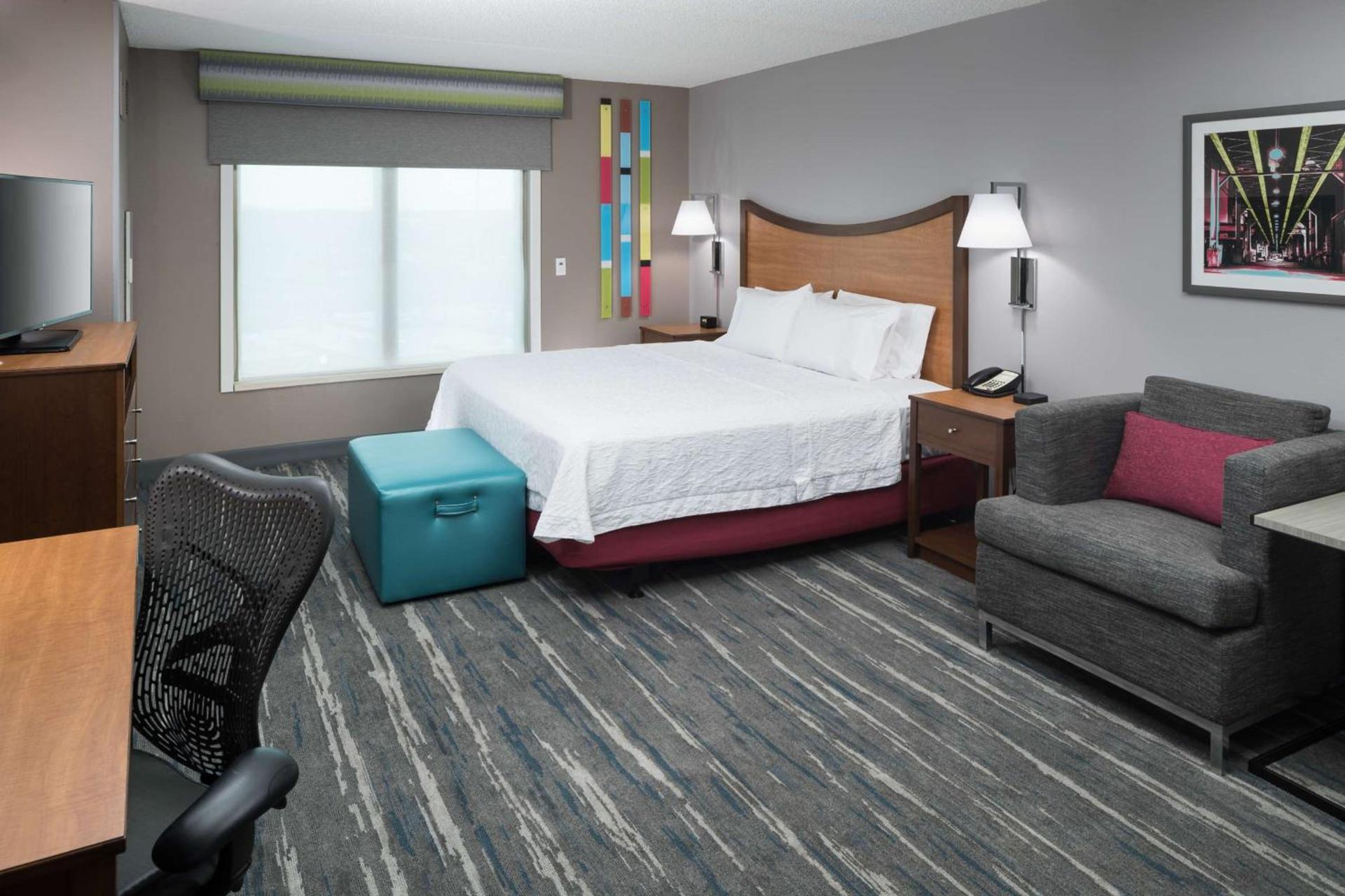 Hampton Inn & Suites Chicago North Shore photo 16